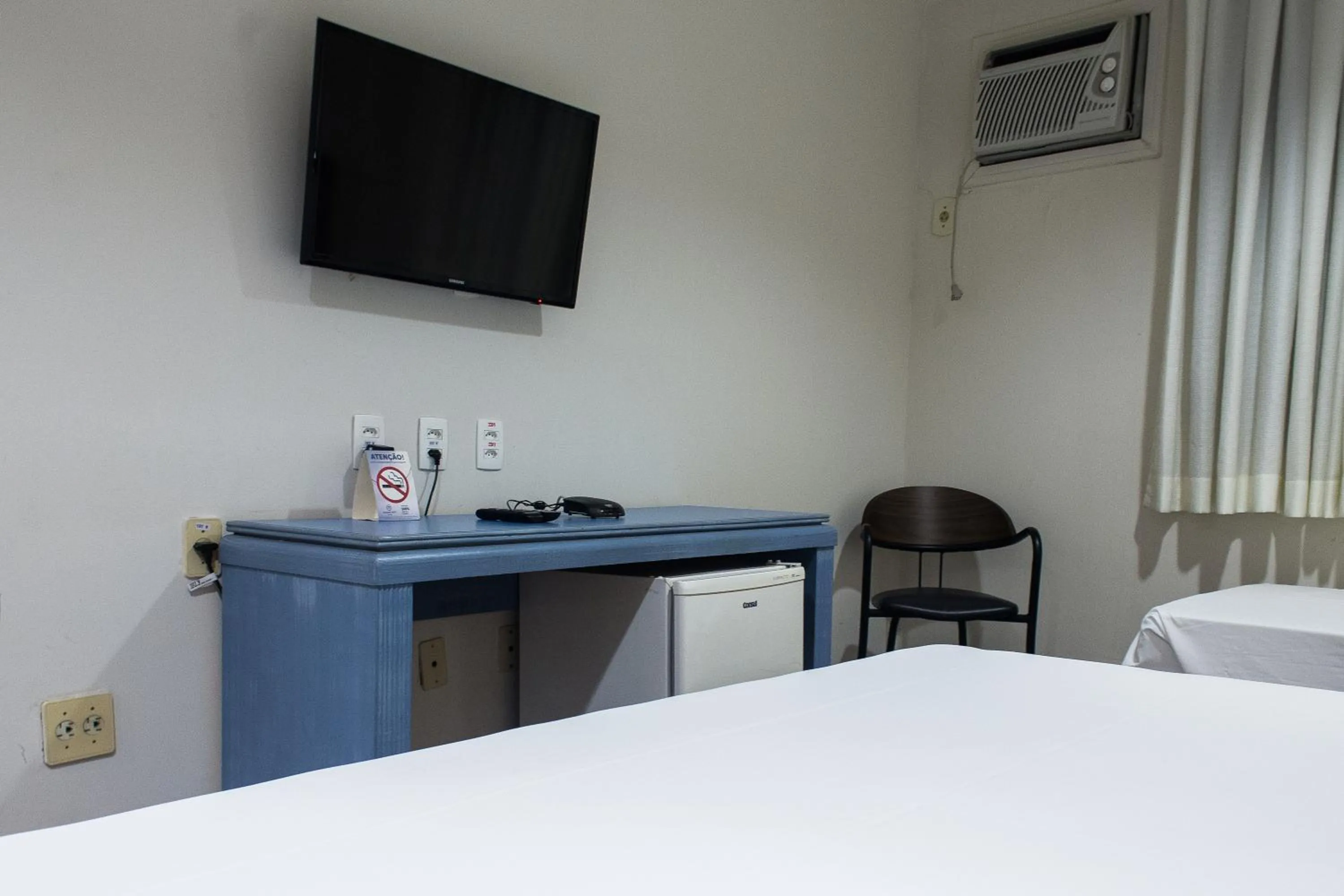 Bedroom, Bed in Master Express Alberto Bins - 200 metros do Hospital Santa Casa