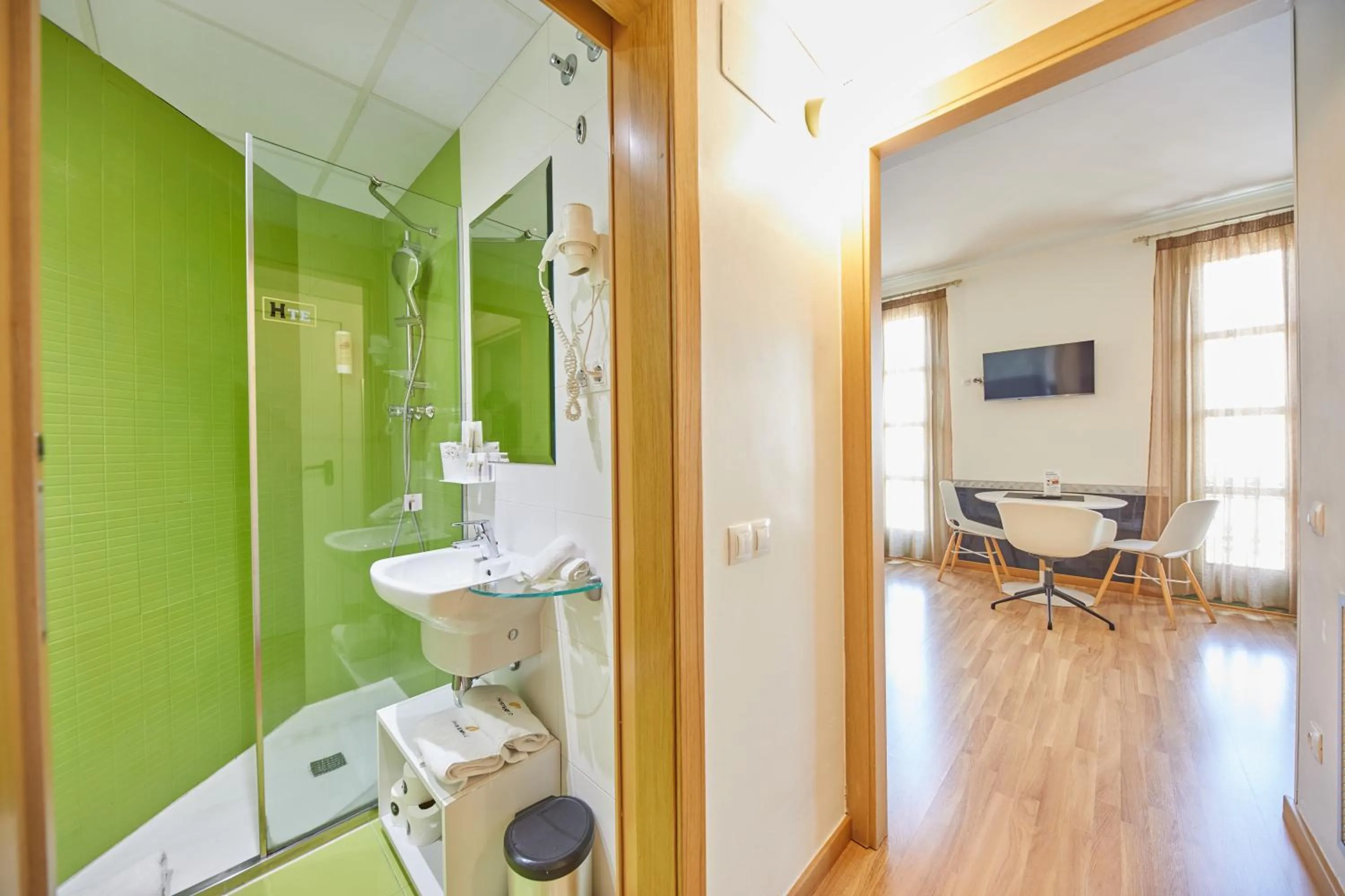 Apart-Suites Hostemplo