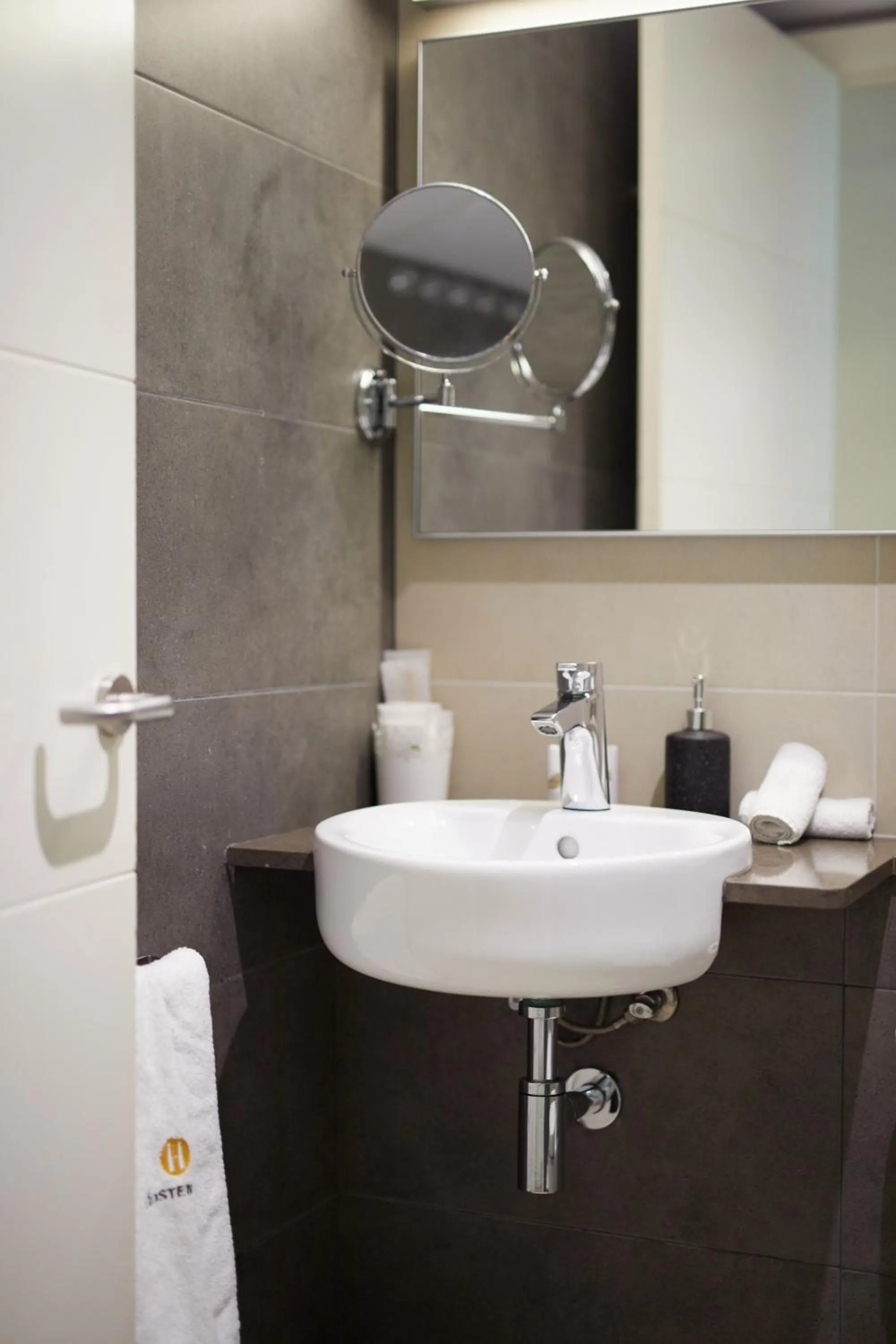 Apart-Suites Hostemplo