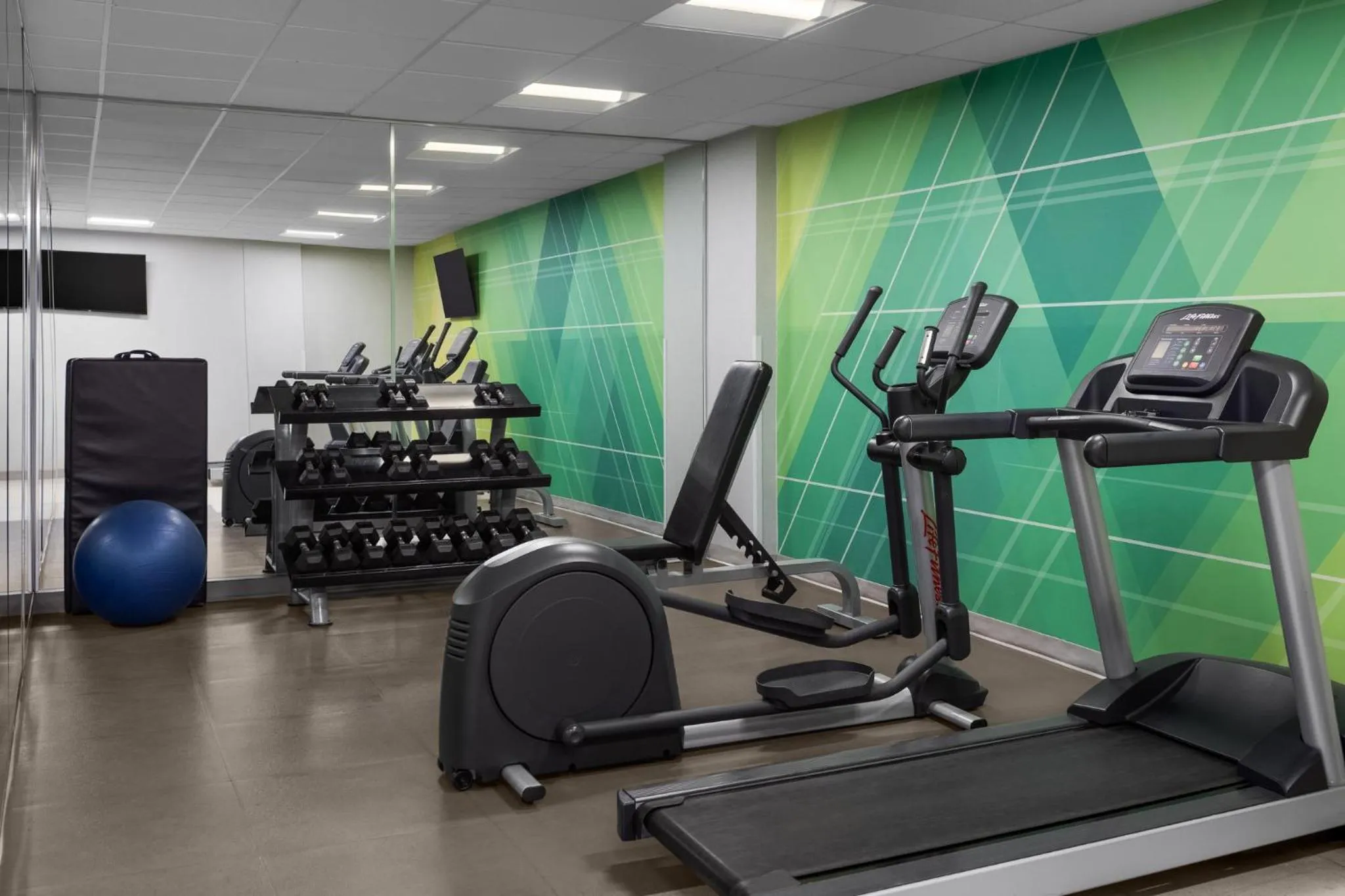 Fitness centre/facilities in Holiday Inn Ottawa East by IHG