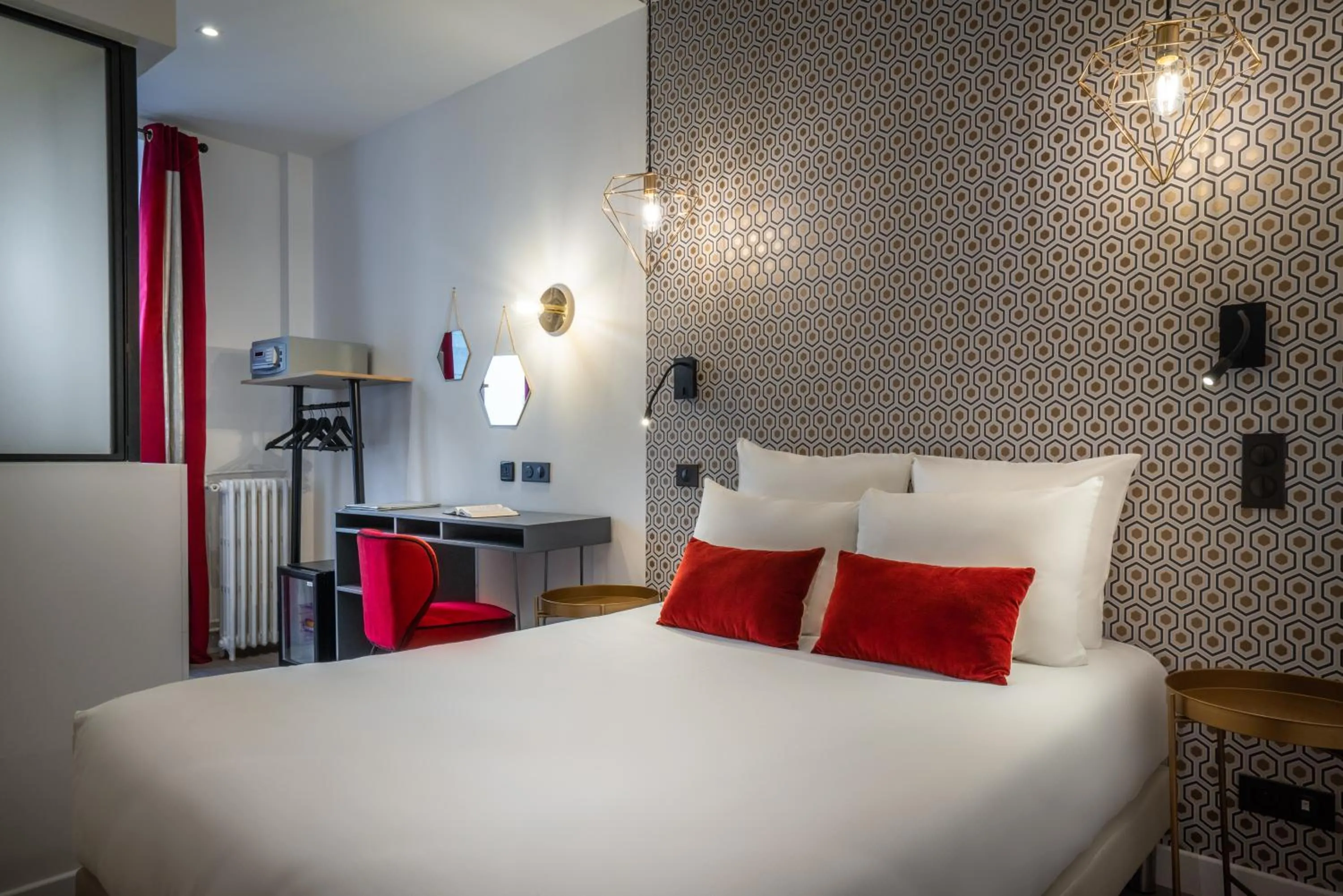 Bed in Hôtel Royal Opéra