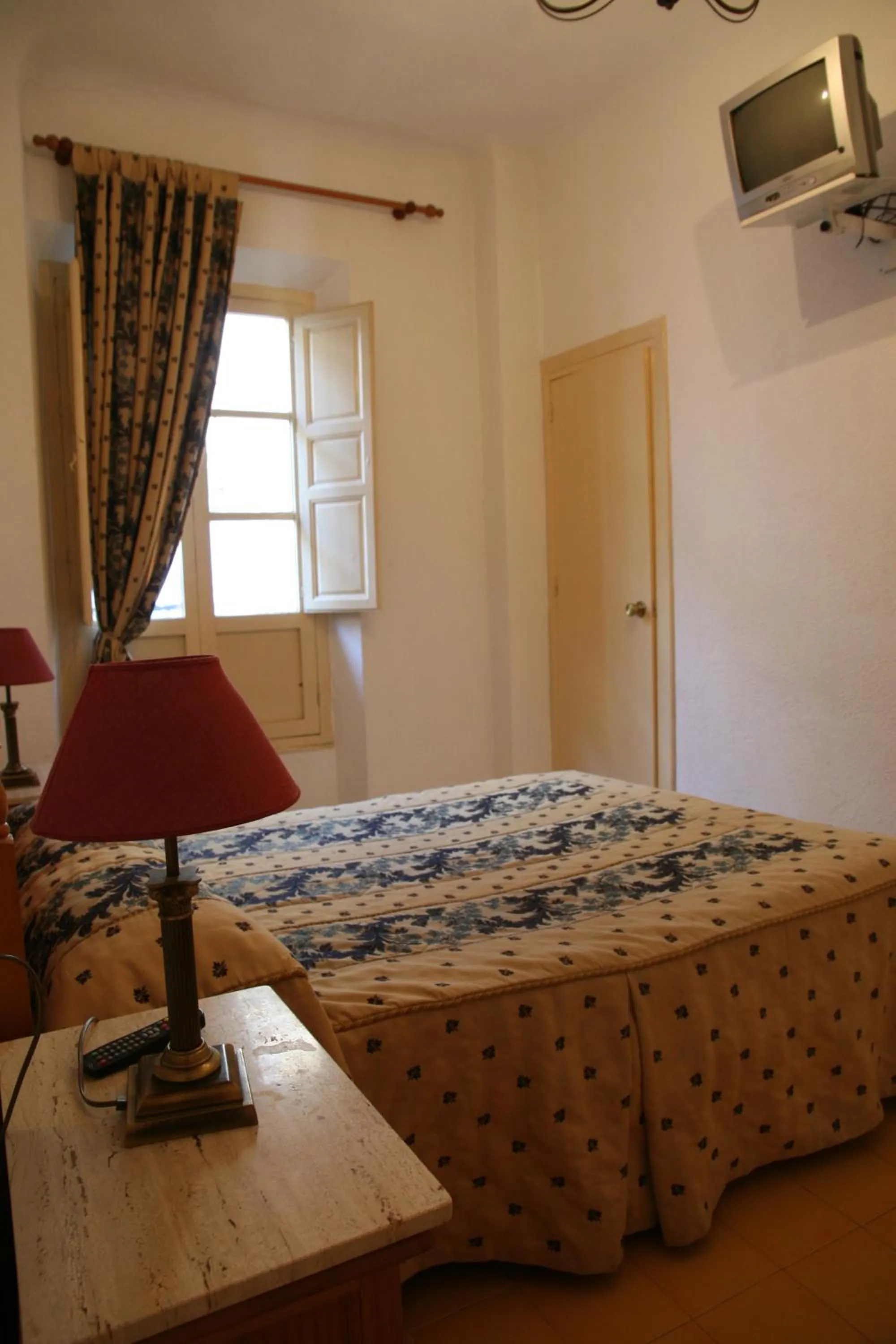 Day, Bed in Pensión San Joaquín