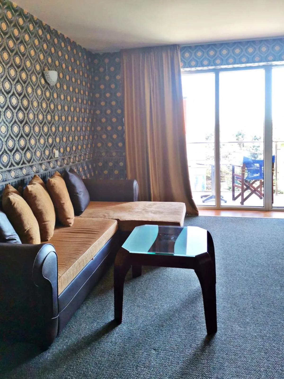 Living room in Twins Palace ApartHotel