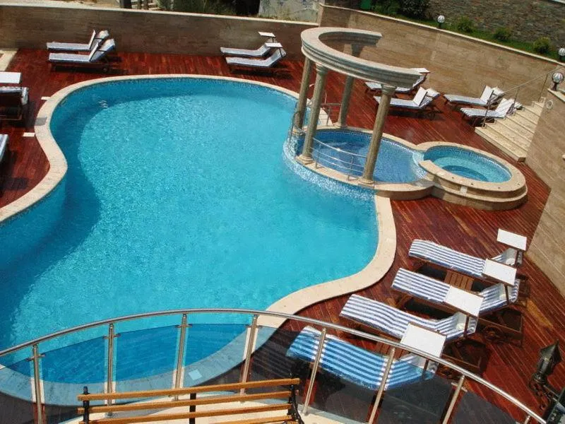 Swimming pool in Twins Palace ApartHotel