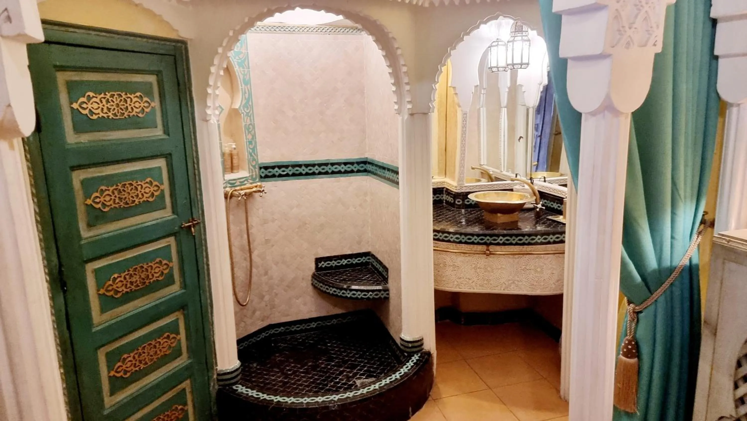 Bathroom in Riad Armelle