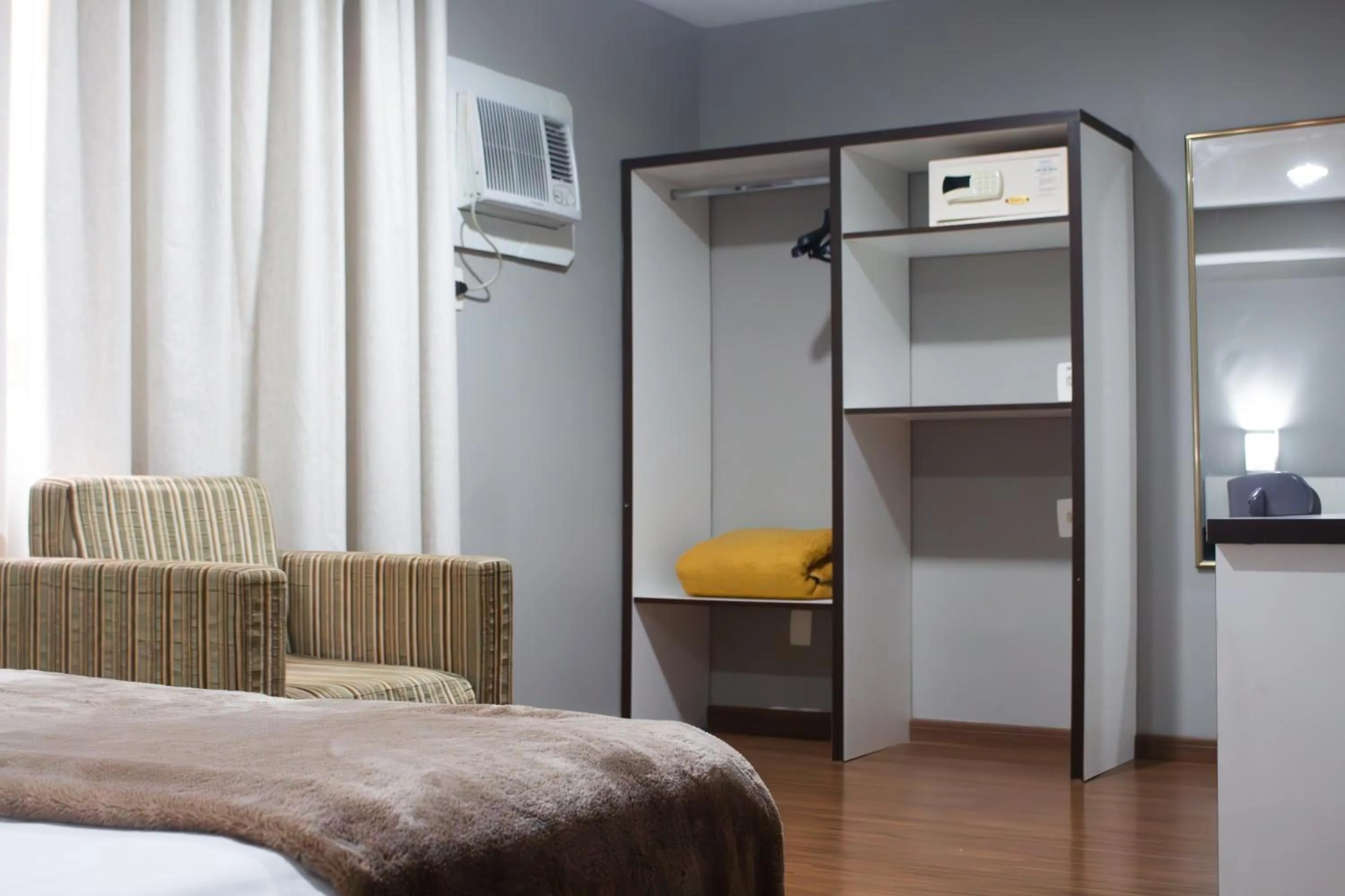 locker, Bed in Master Express Cidade Baixa - Próximo ao Araujo Viana, UFRGS e Santa Casa