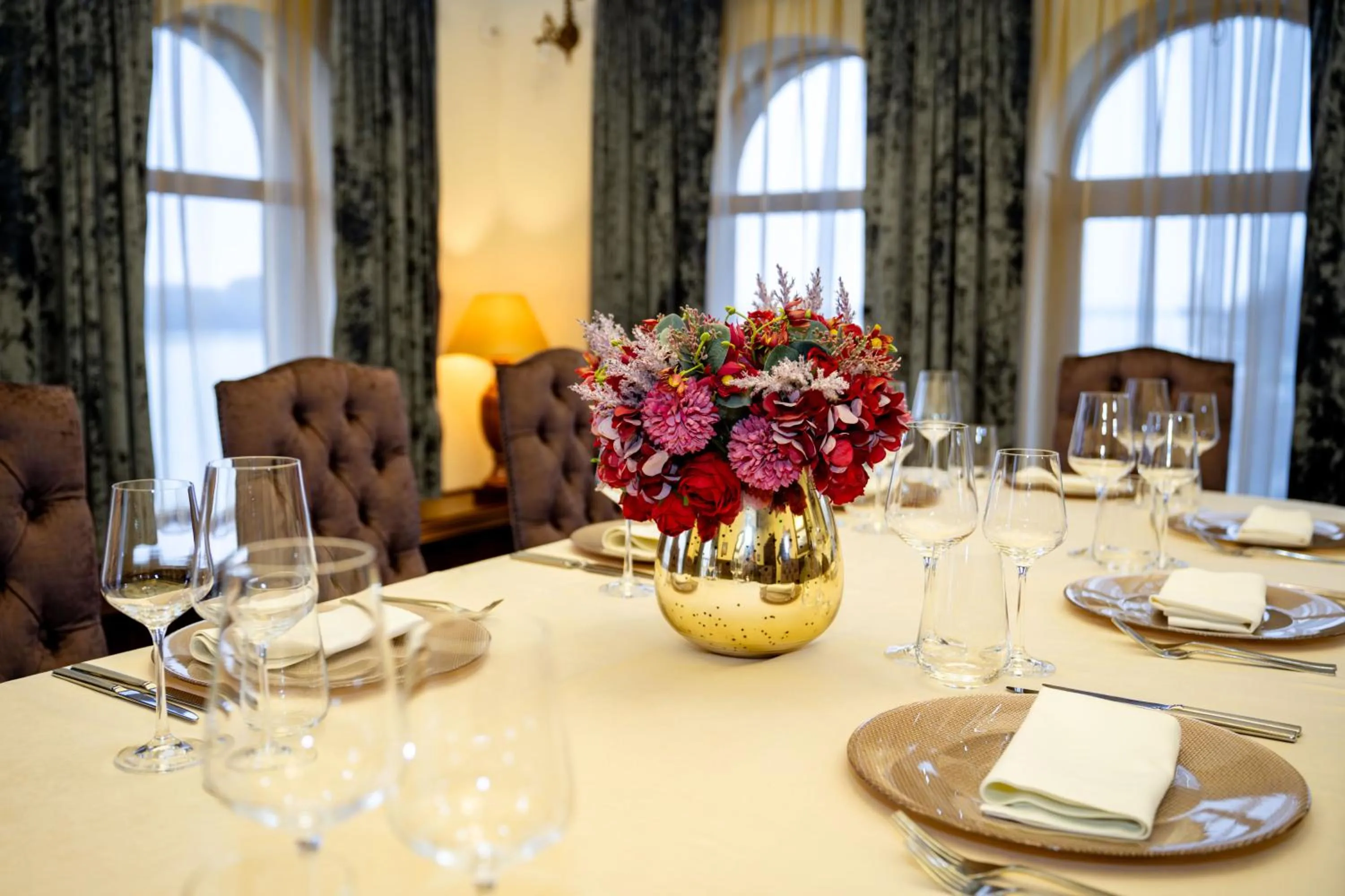 Restaurant/places to eat in Drustar Hotel