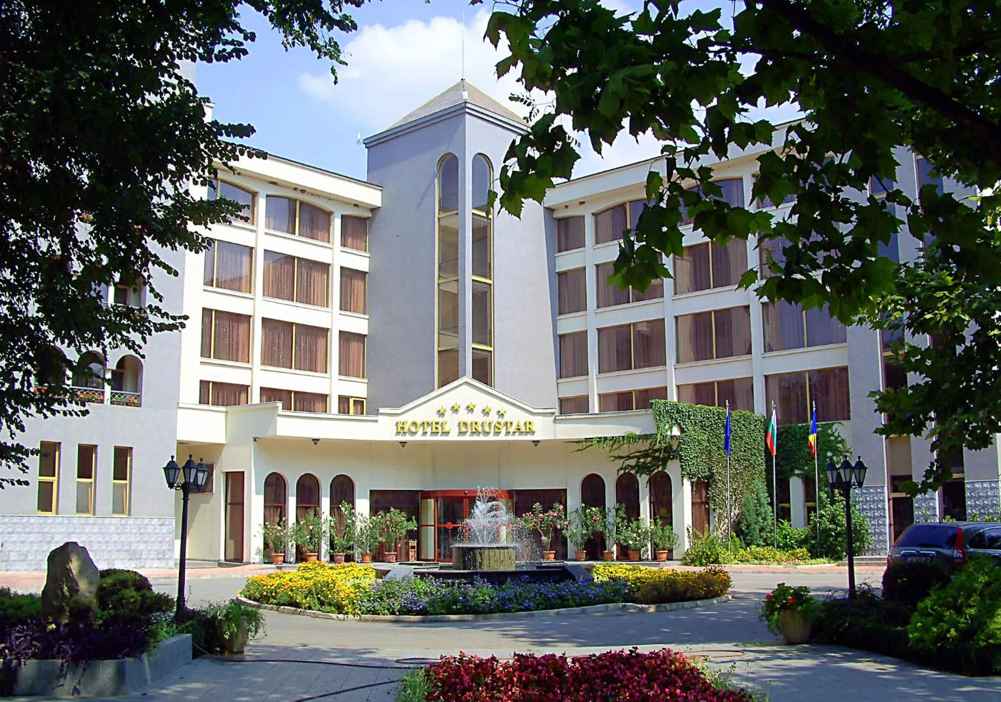 Facade/entrance in Drustar Hotel
