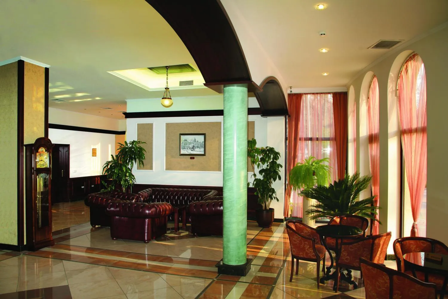 Seating area in Drustar Hotel