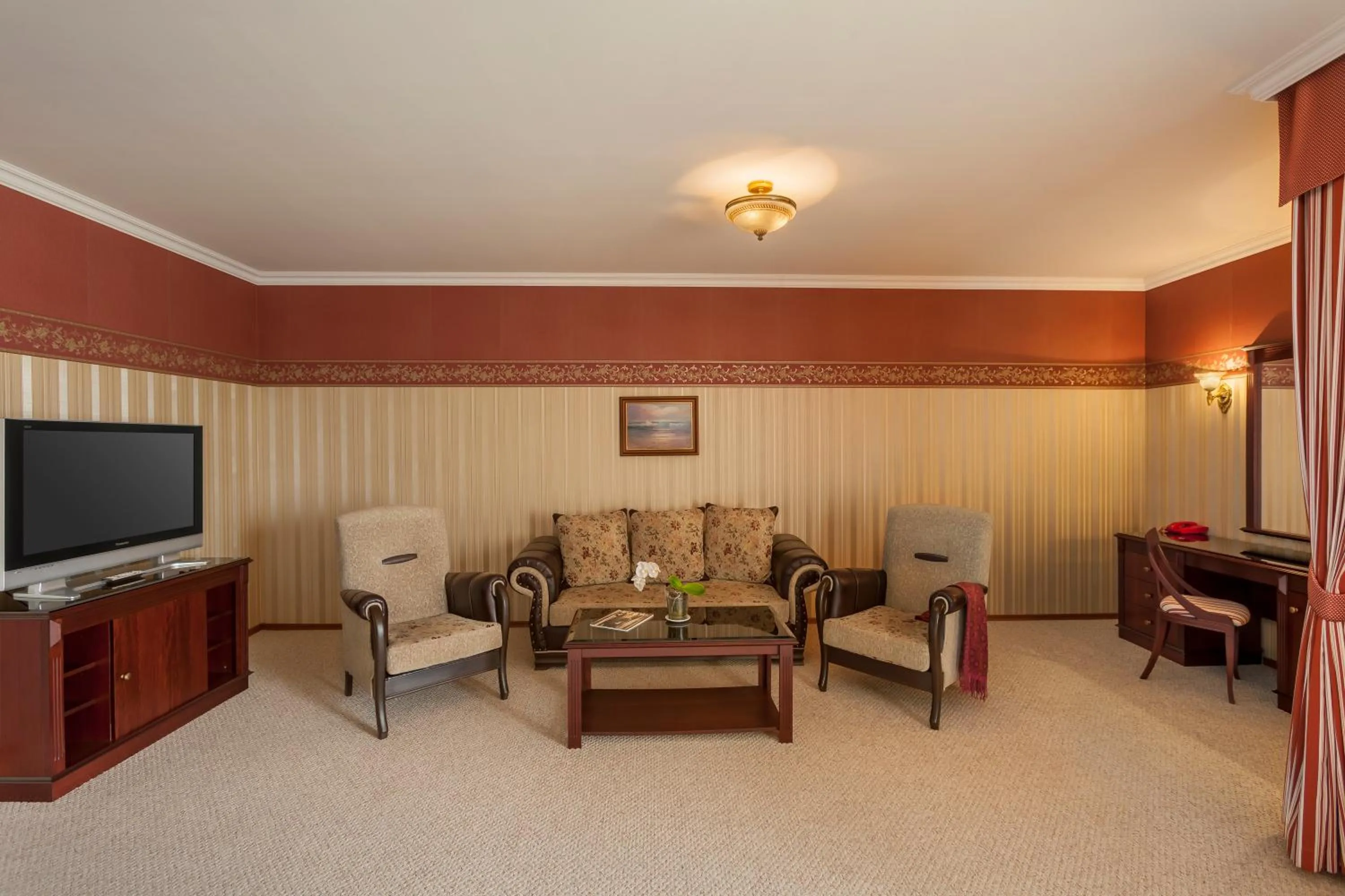 Photo of the whole room in Drustar Hotel