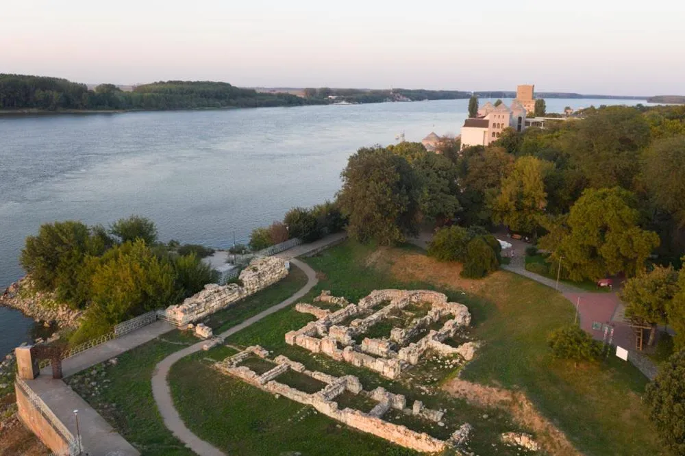 Property building in Drustar Hotel