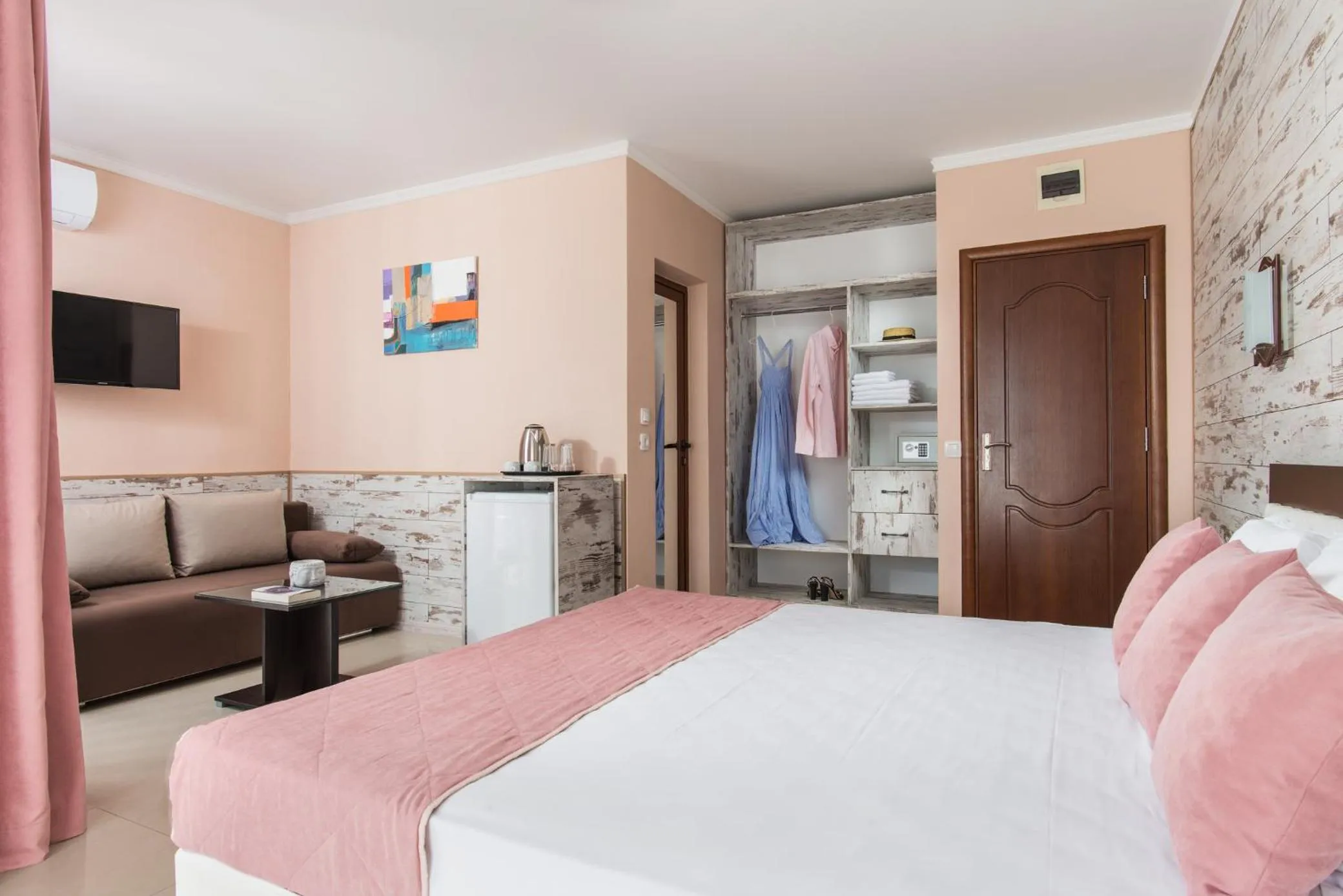 Bed in Семеен хотел Golden Place