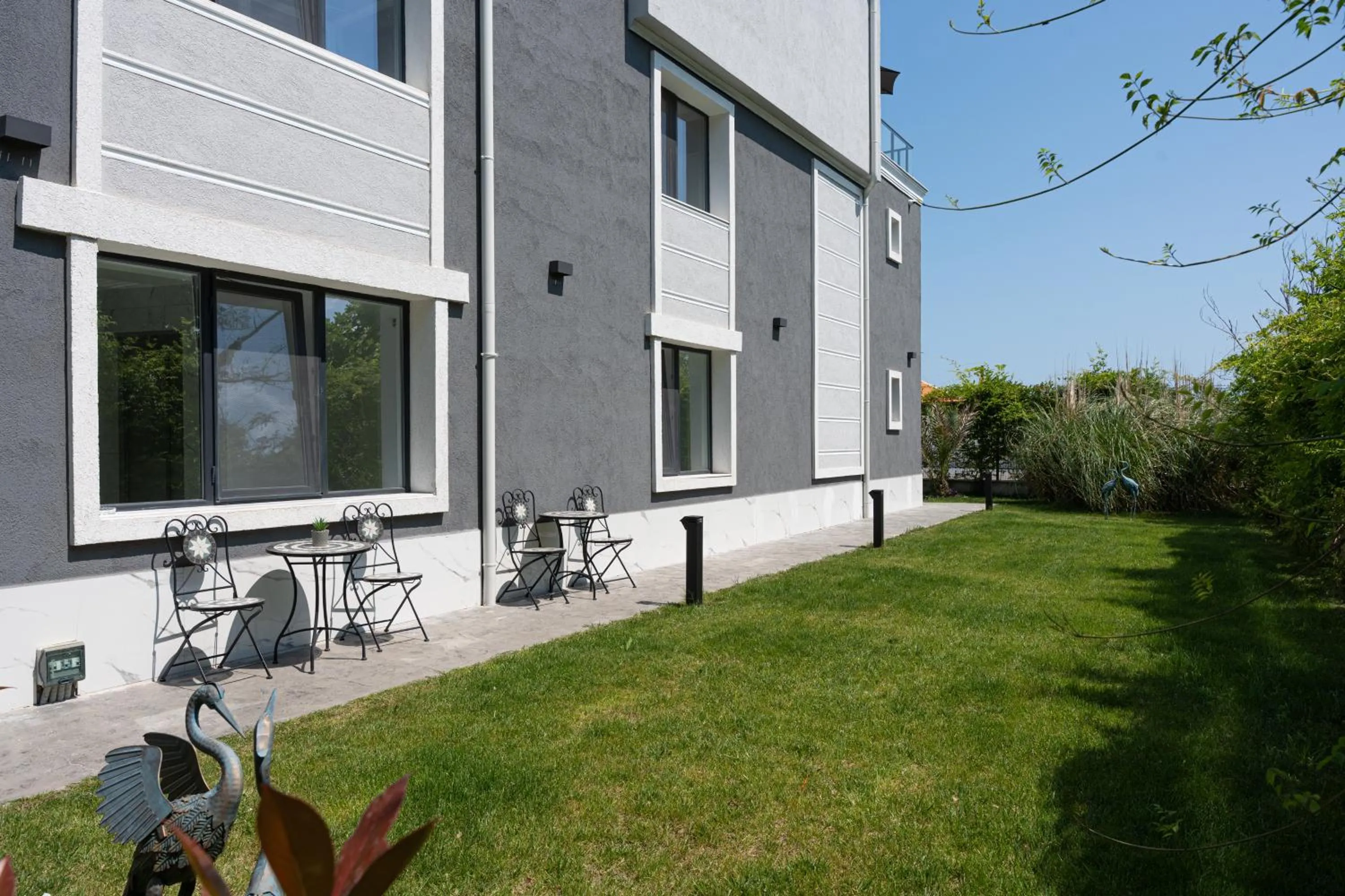 Семеен хотел Golden Place