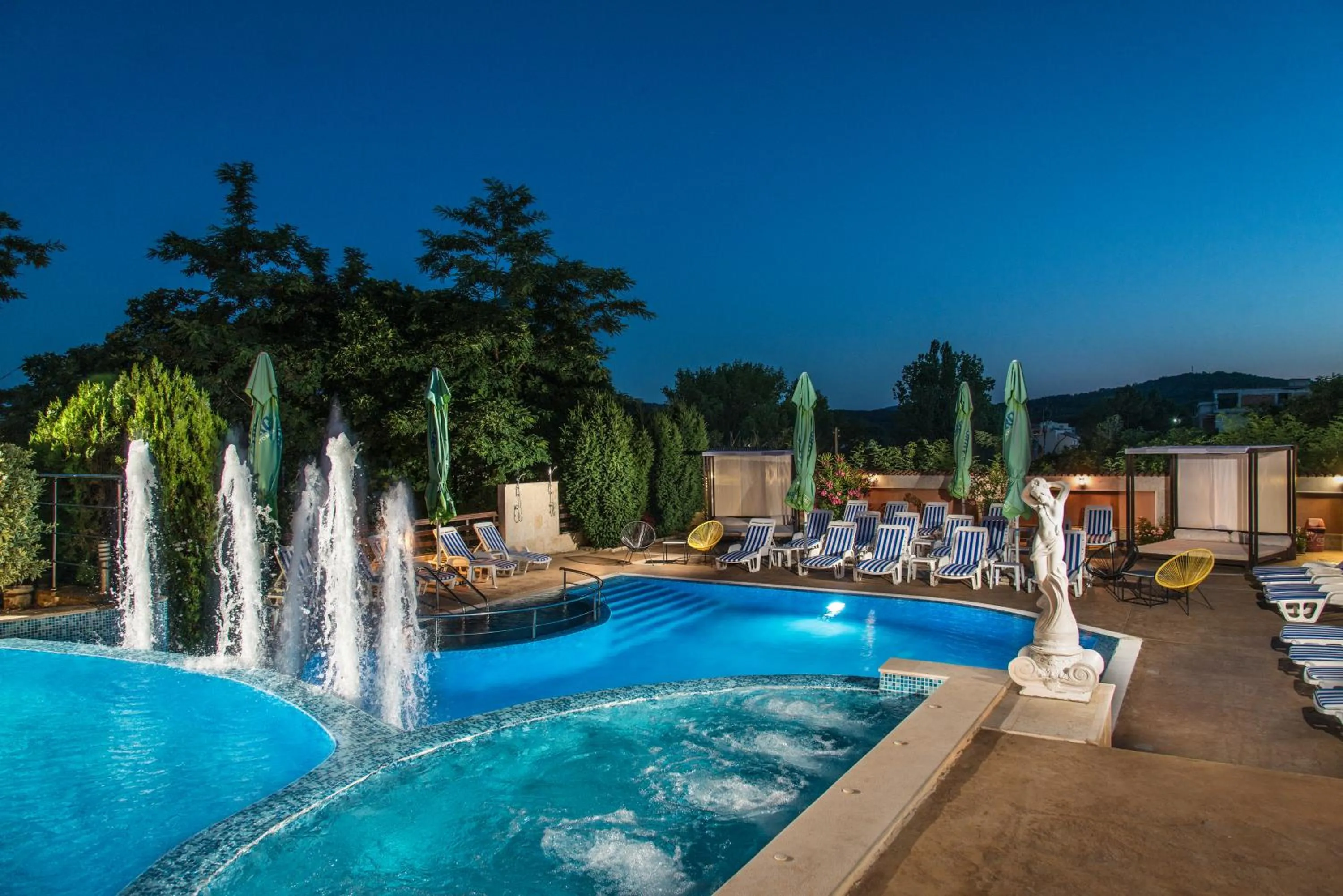 ?????? ????? Golden Place