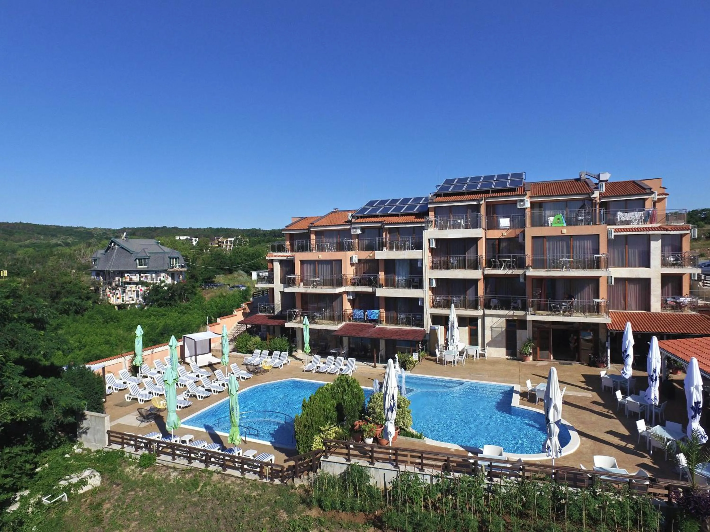 Семеен хотел Golden Place