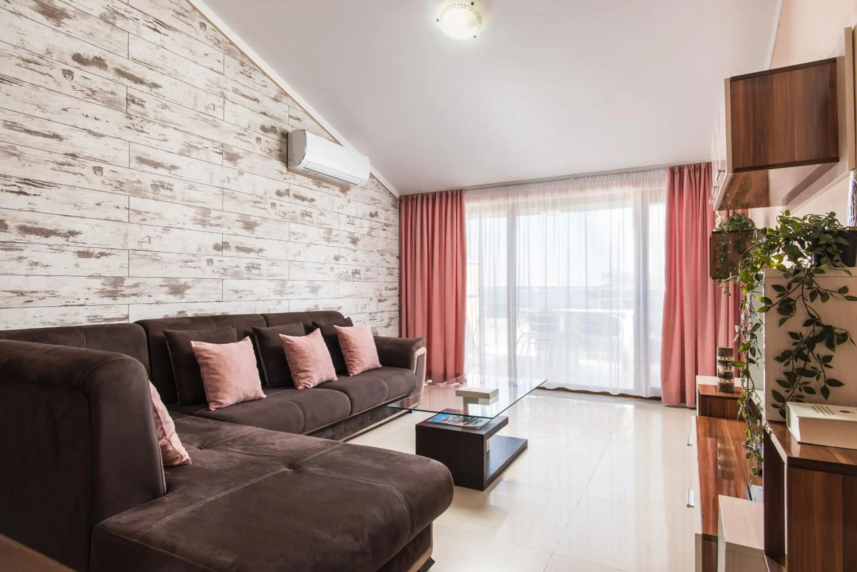 One-Bedroom Apartment with Sea View in Семеен хотел Golden Place One-Bedroom Apartment with Sea View in Семеен хотел Golden Place