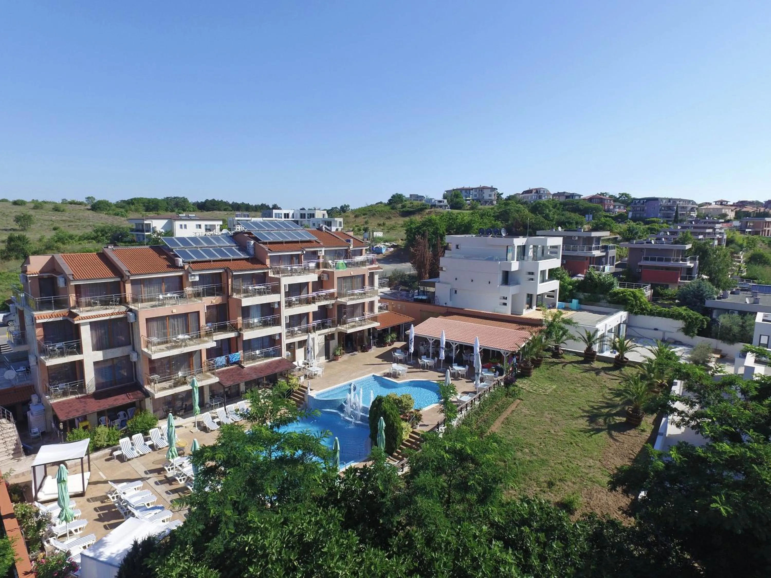 Семеен хотел Golden Place