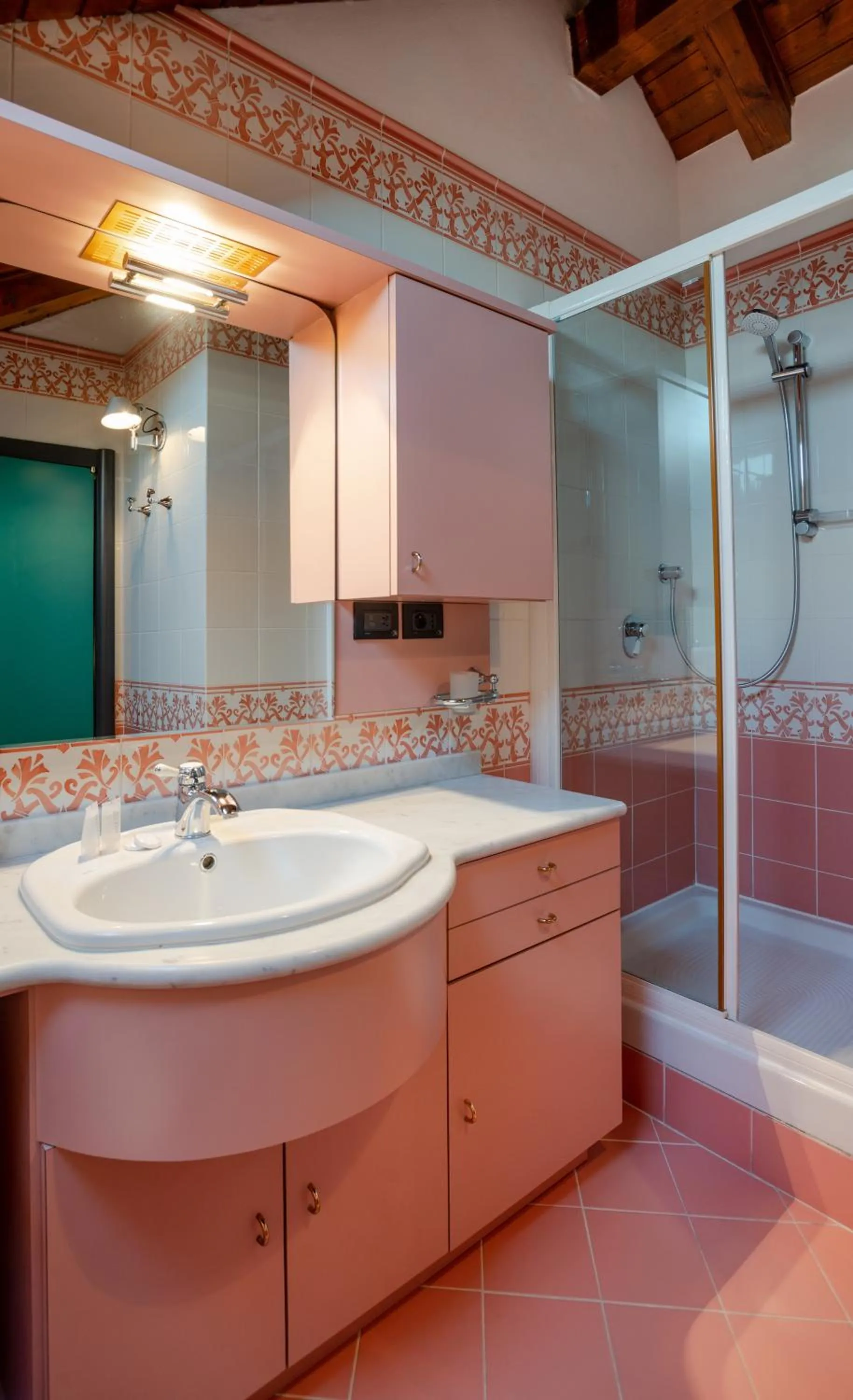 Shower in Residence Jecna