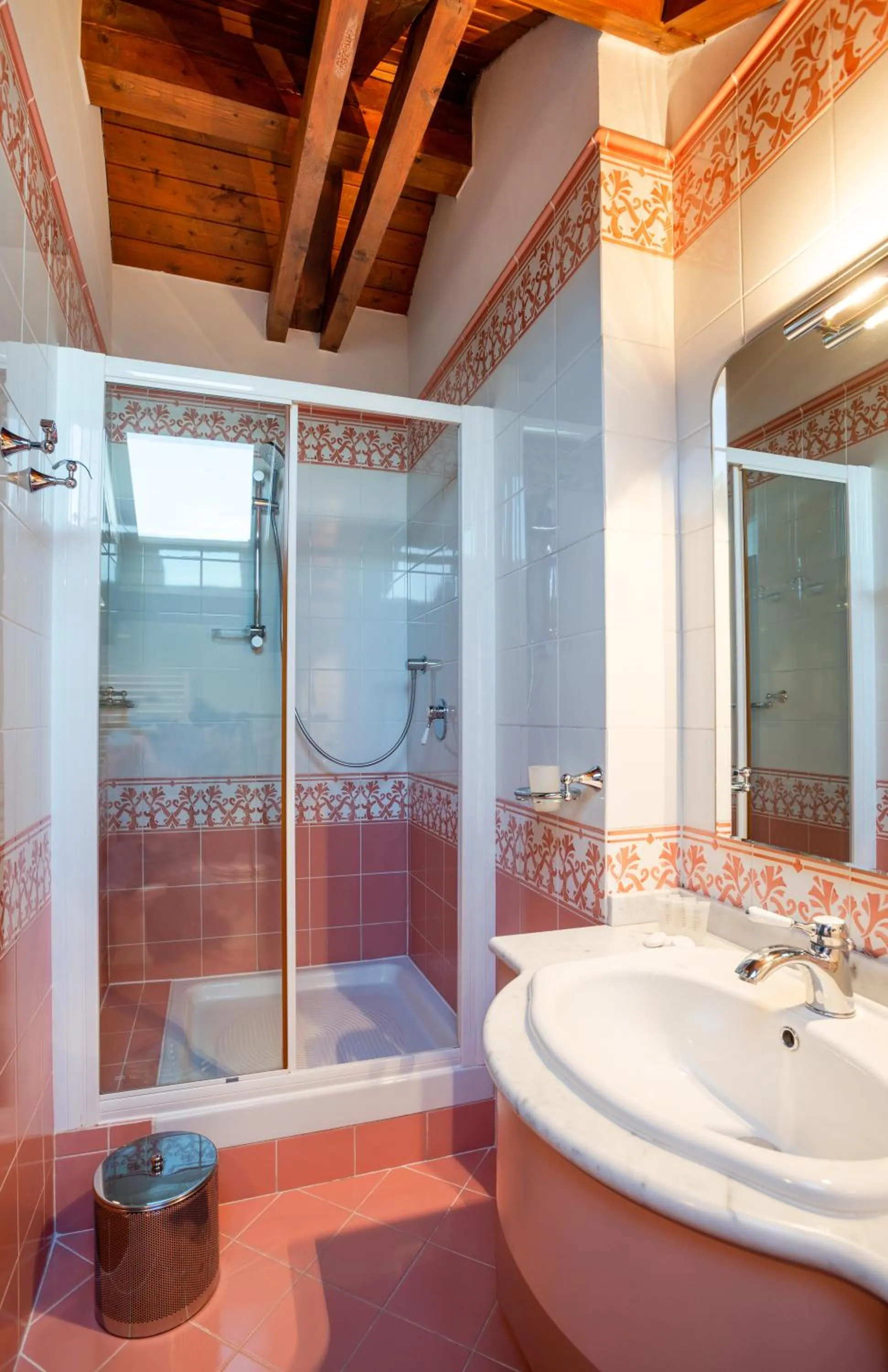 Shower in Residence Jecna