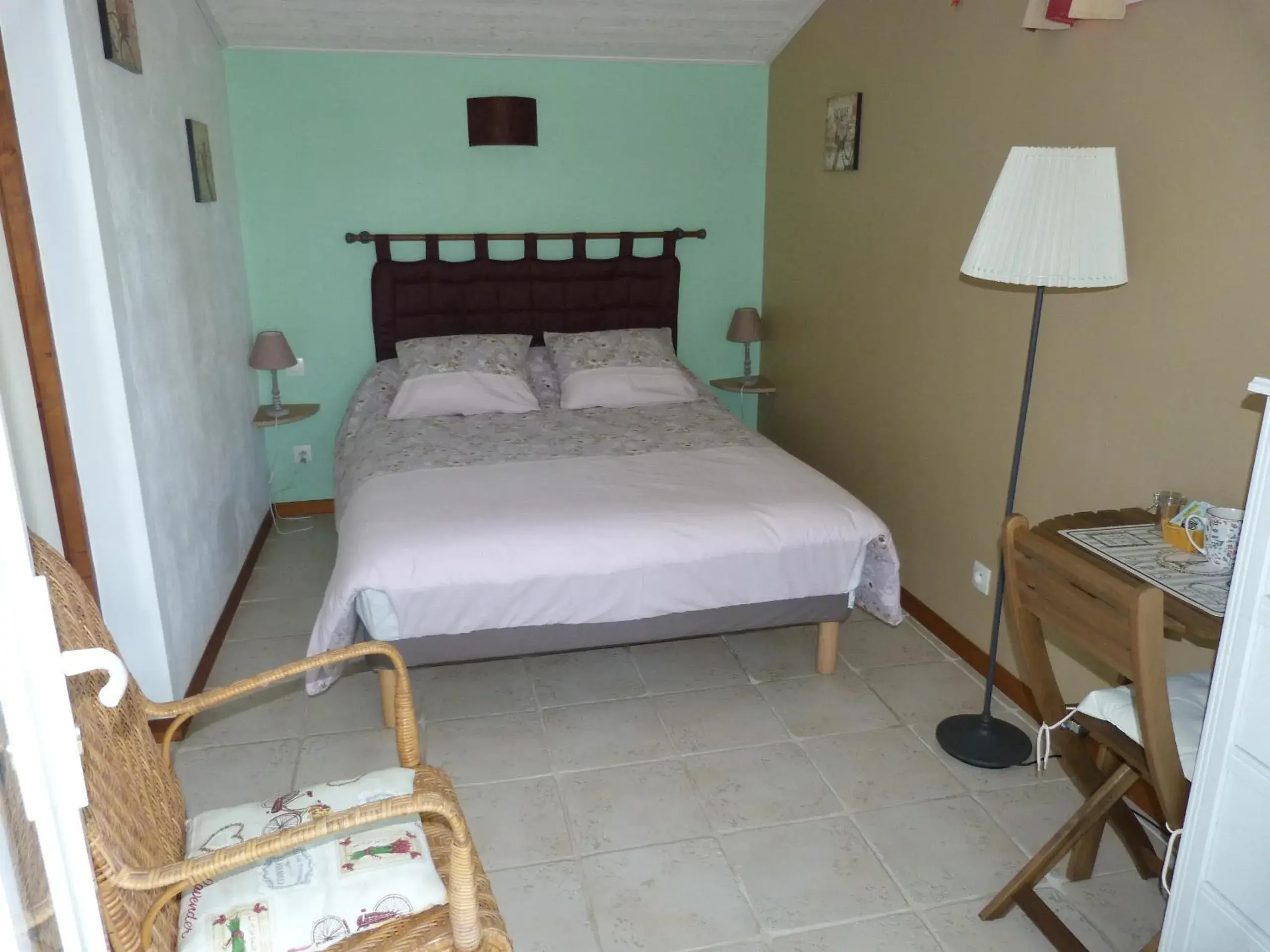 Double Room with Private Bathroom in LE CLOS D'EMELINE Double Room with Private Bathroom in LE CLOS D'EMELINE