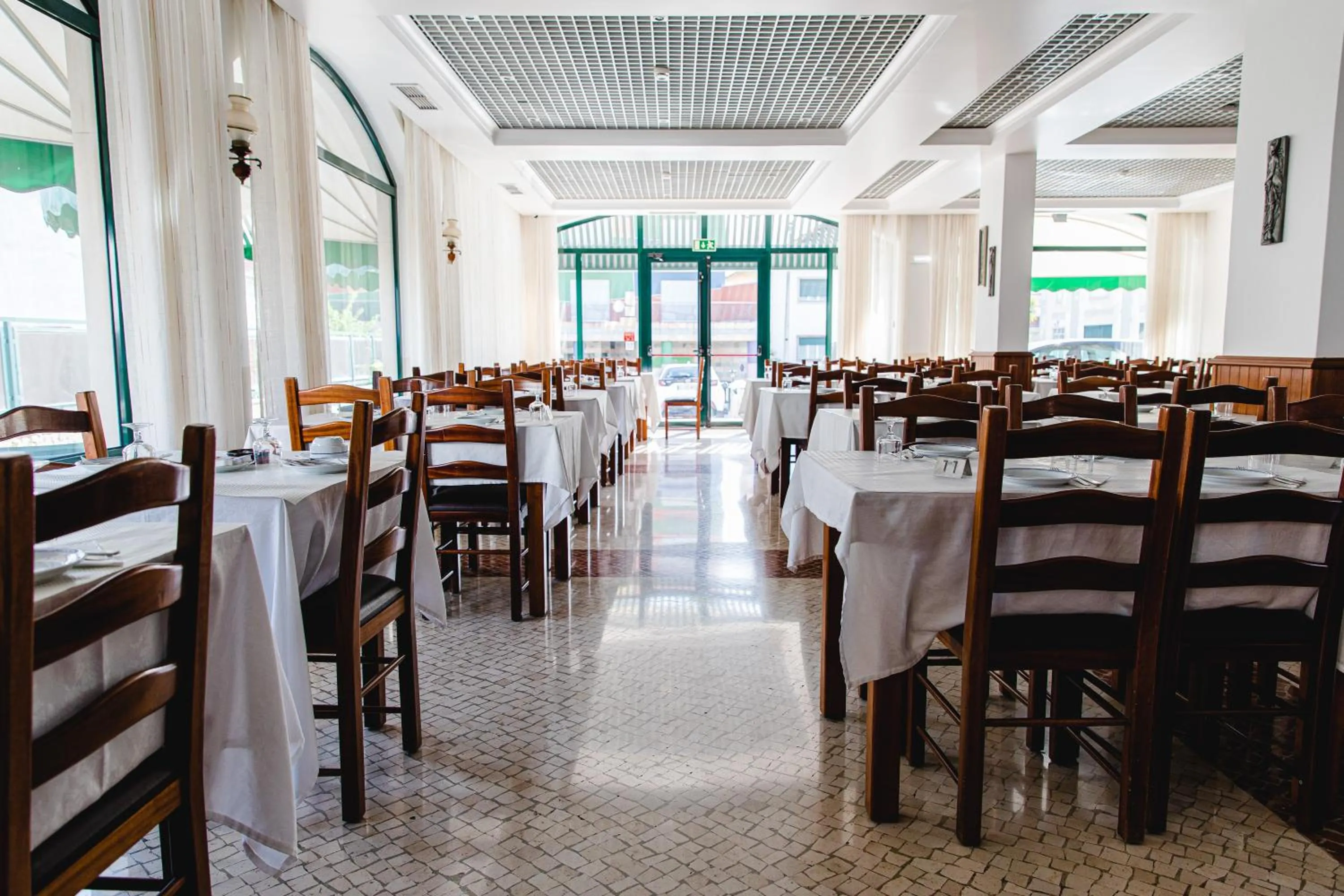Restaurant/places to eat in Hotel Santo António de Fátima