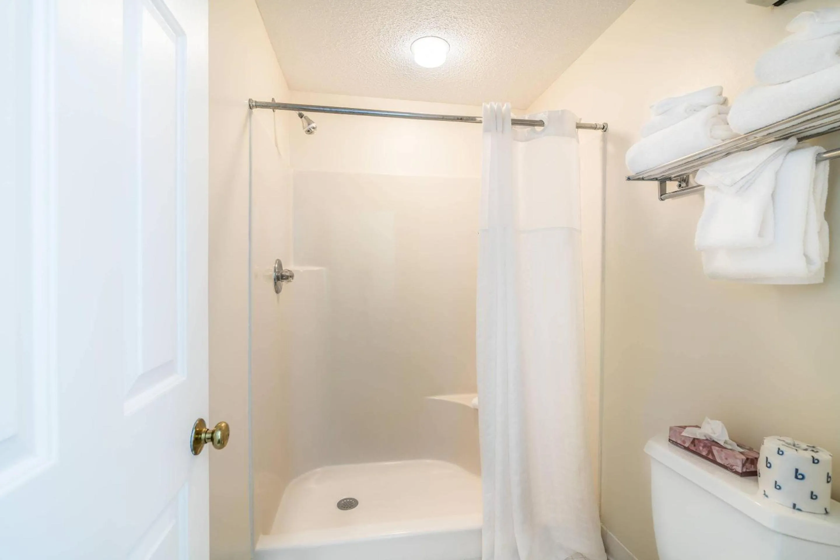 Bedroom in The Valley Inn, an Ascend Collection Hotel