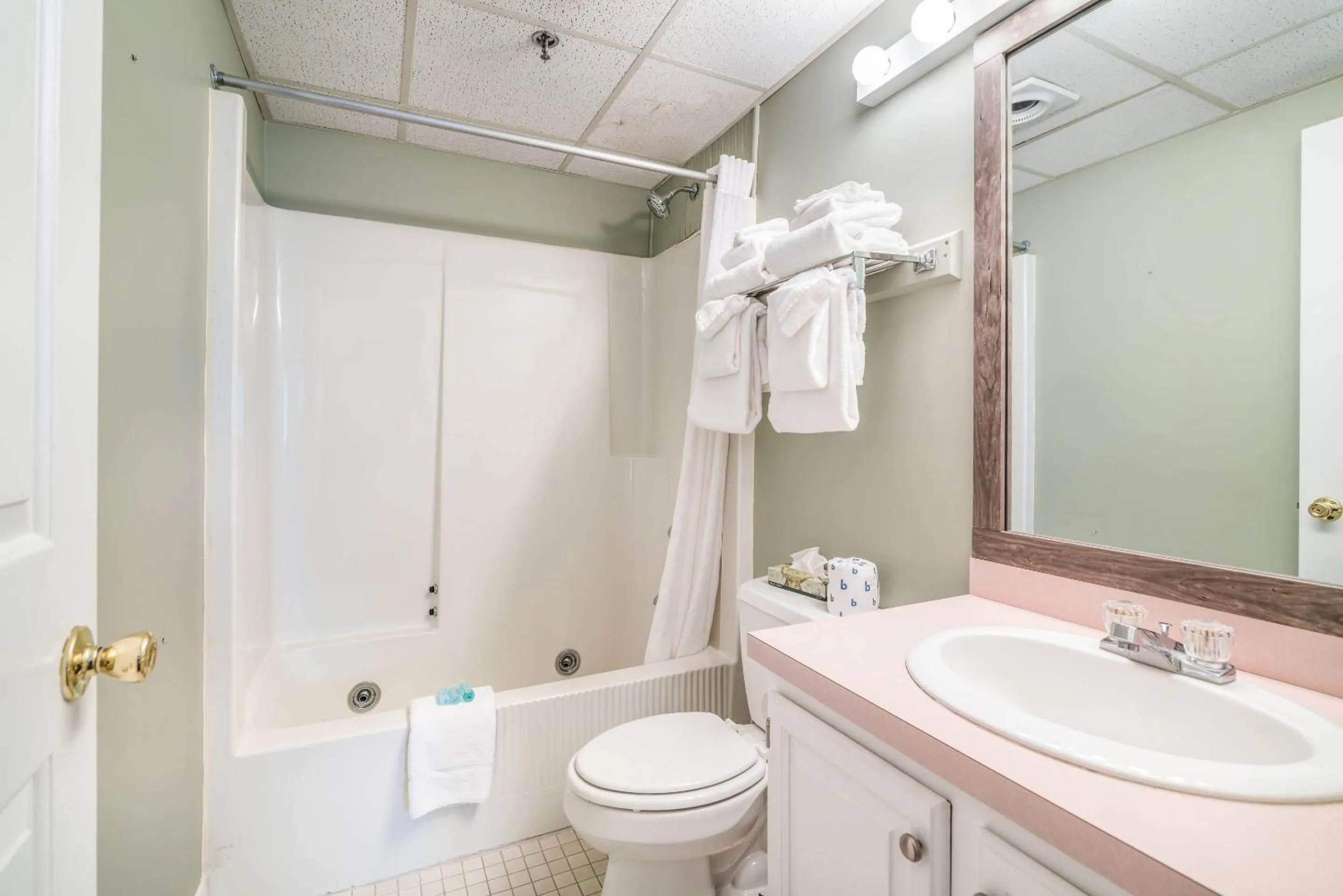 Bedroom in The Valley Inn, an Ascend Collection Hotel