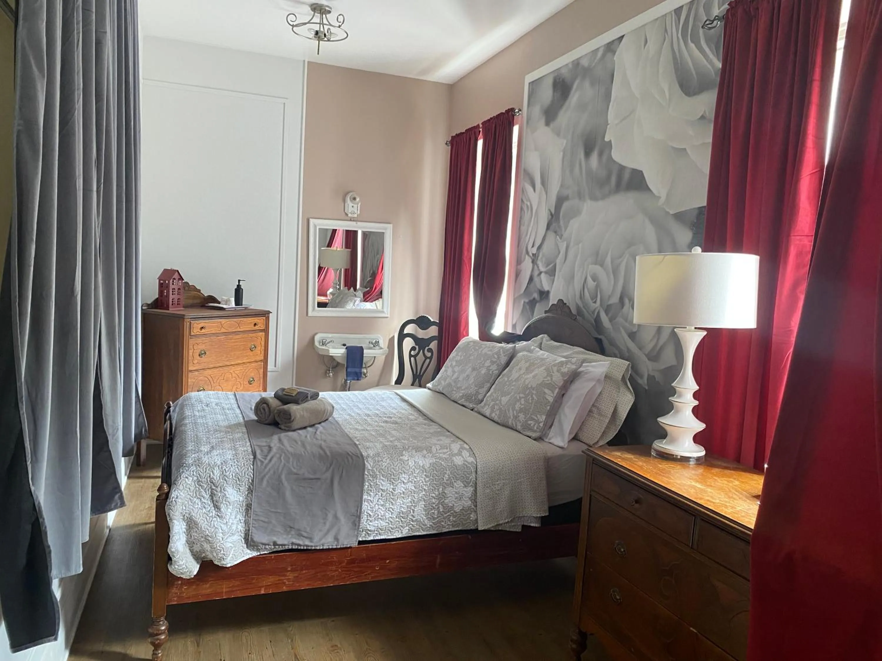 Photo of the whole room, Bed in Maison Zacharie