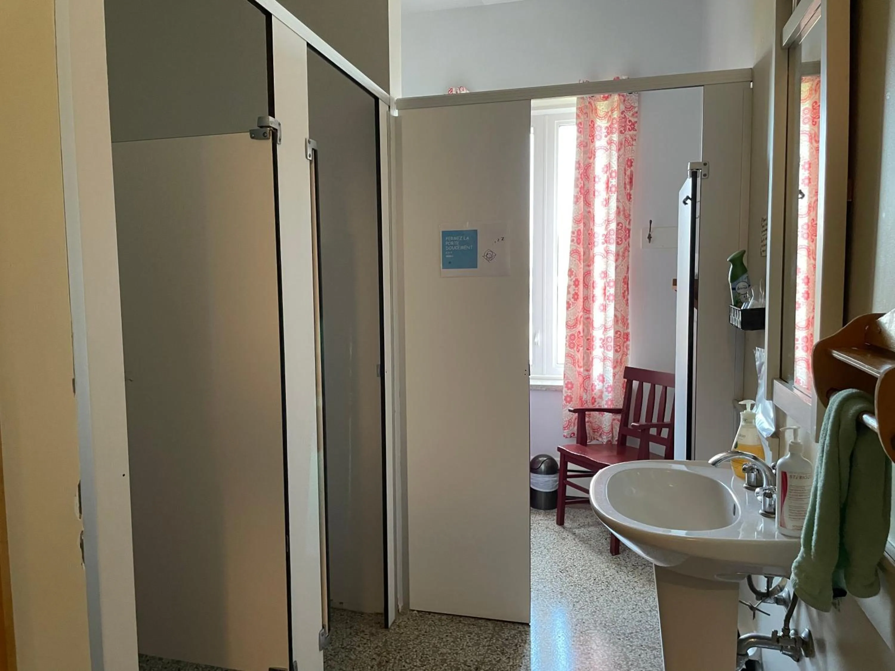 Shower in Maison Zacharie