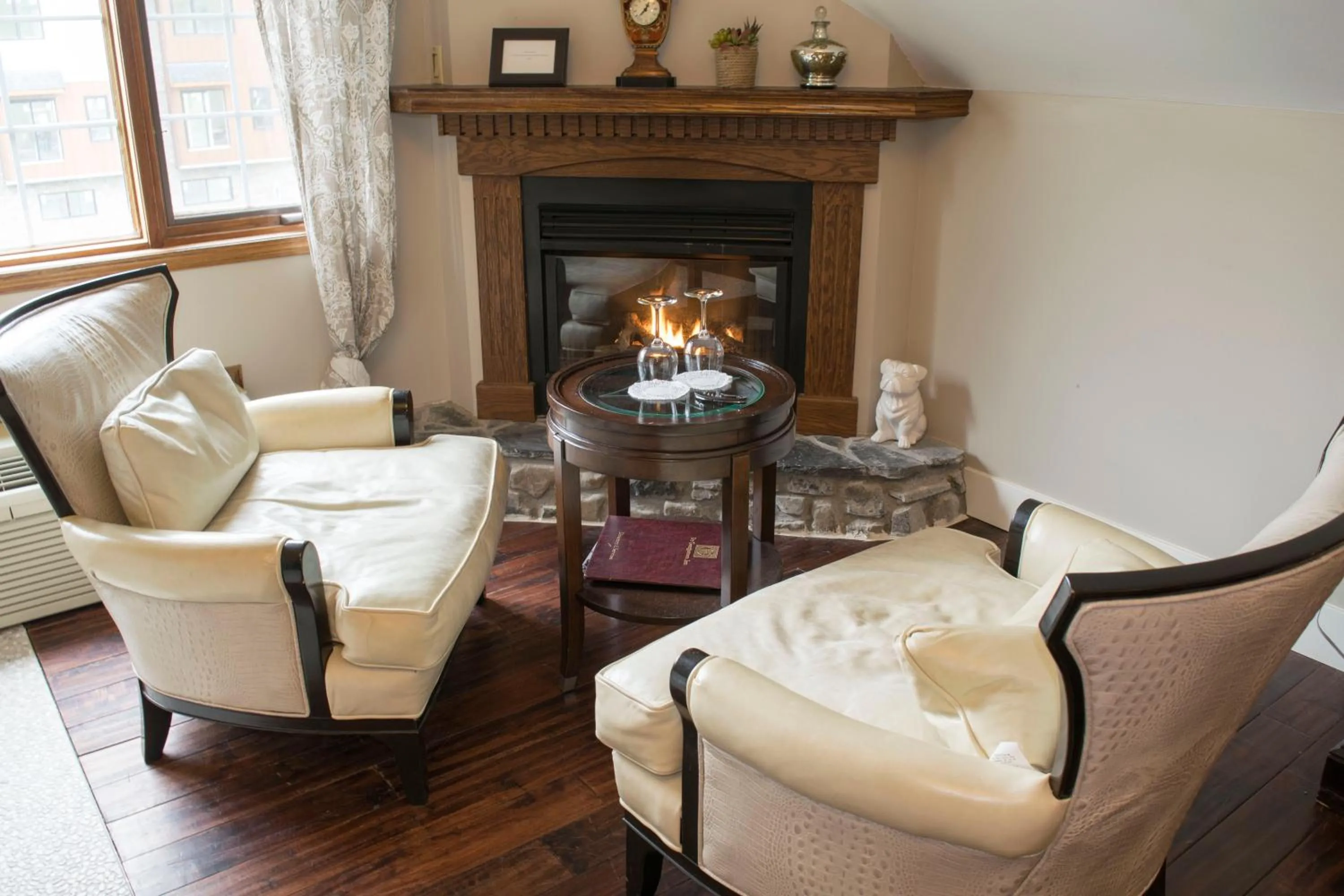 Seating area in The Georgetown Inn