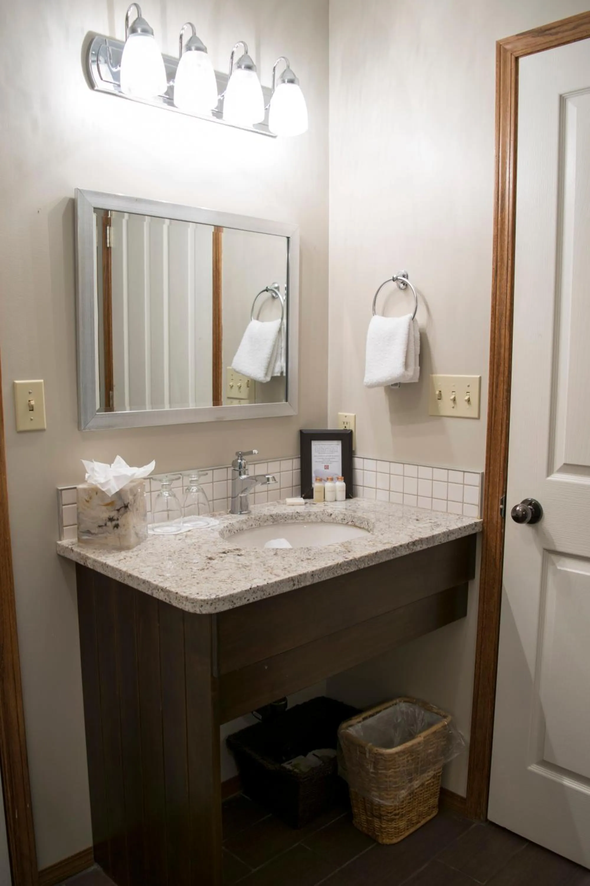 Bathroom in The Georgetown Inn