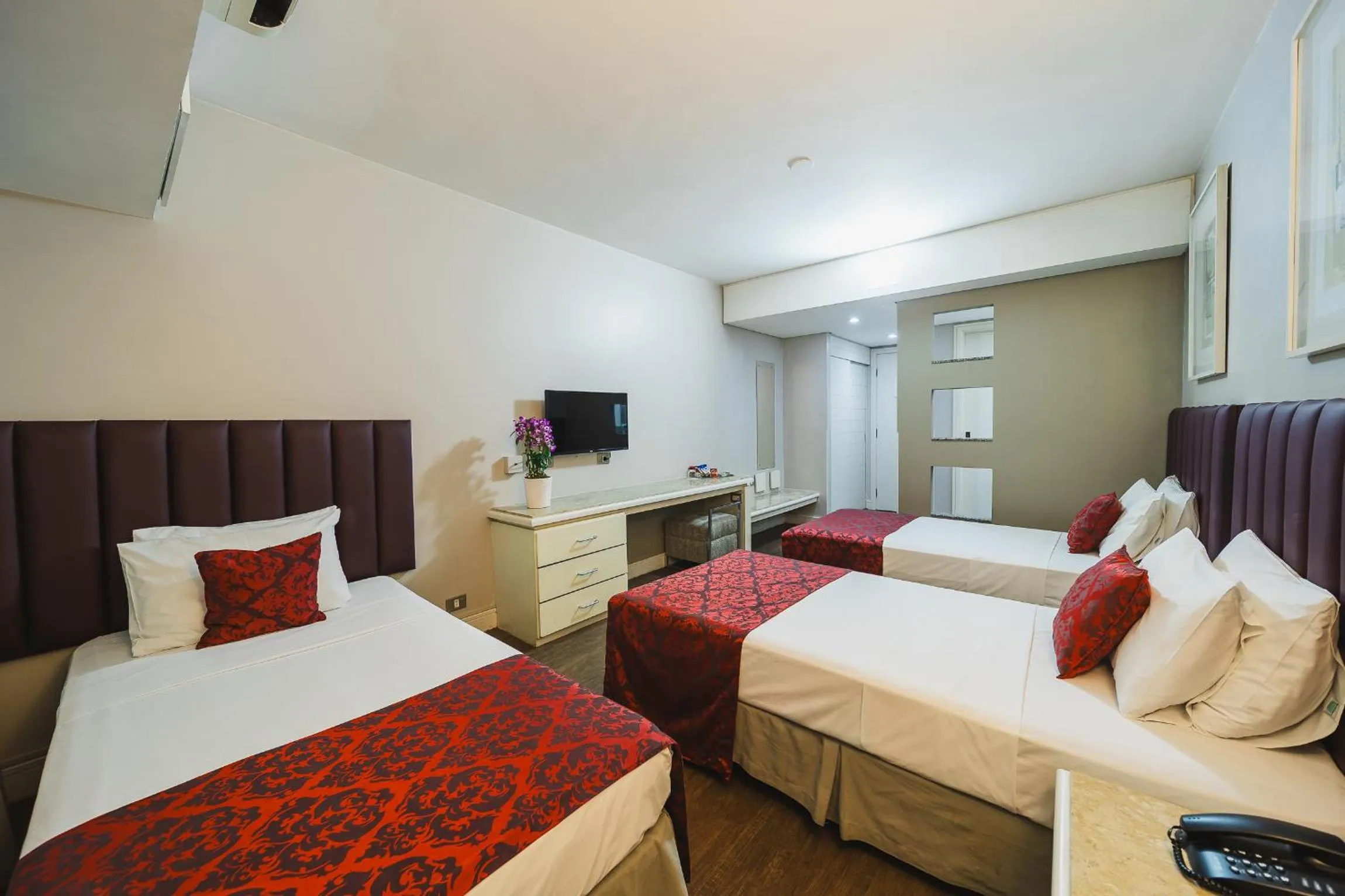 Bed in Hotel Victoria Villa Curitiba by Nacional Inn