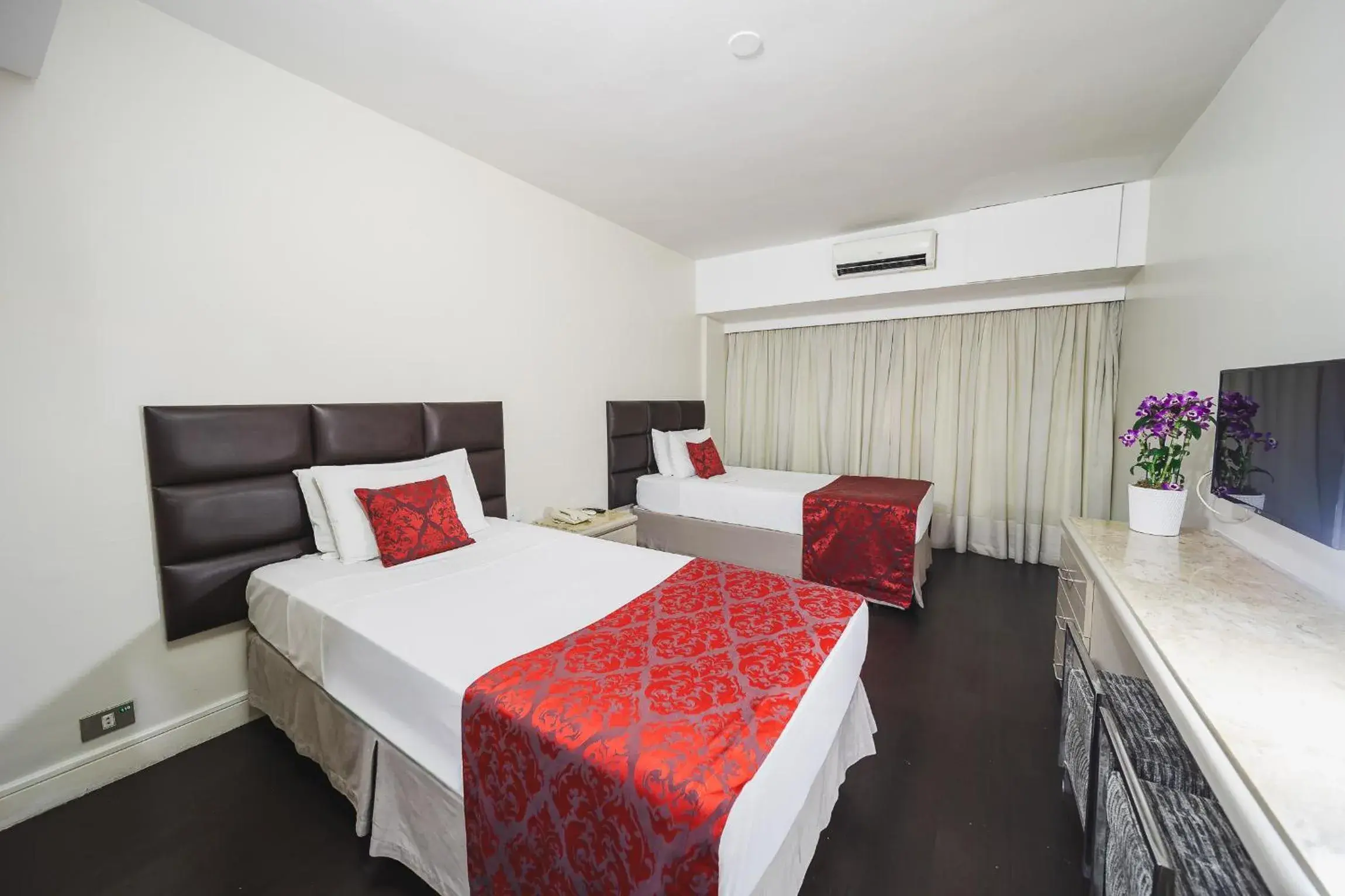 Deluxe Twin Room in Hotel Victoria Villa Curitiba by Nacional Inn Deluxe Twin Room in Hotel Victoria Villa Curitiba by Nacional Inn