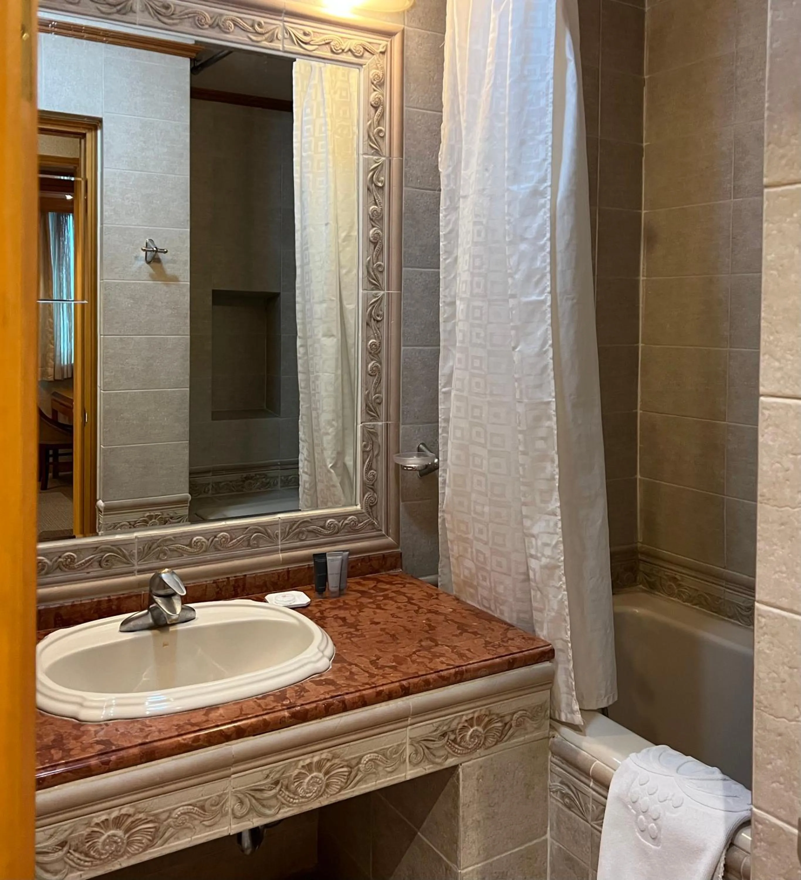 Bathroom in Hotel International Changwon