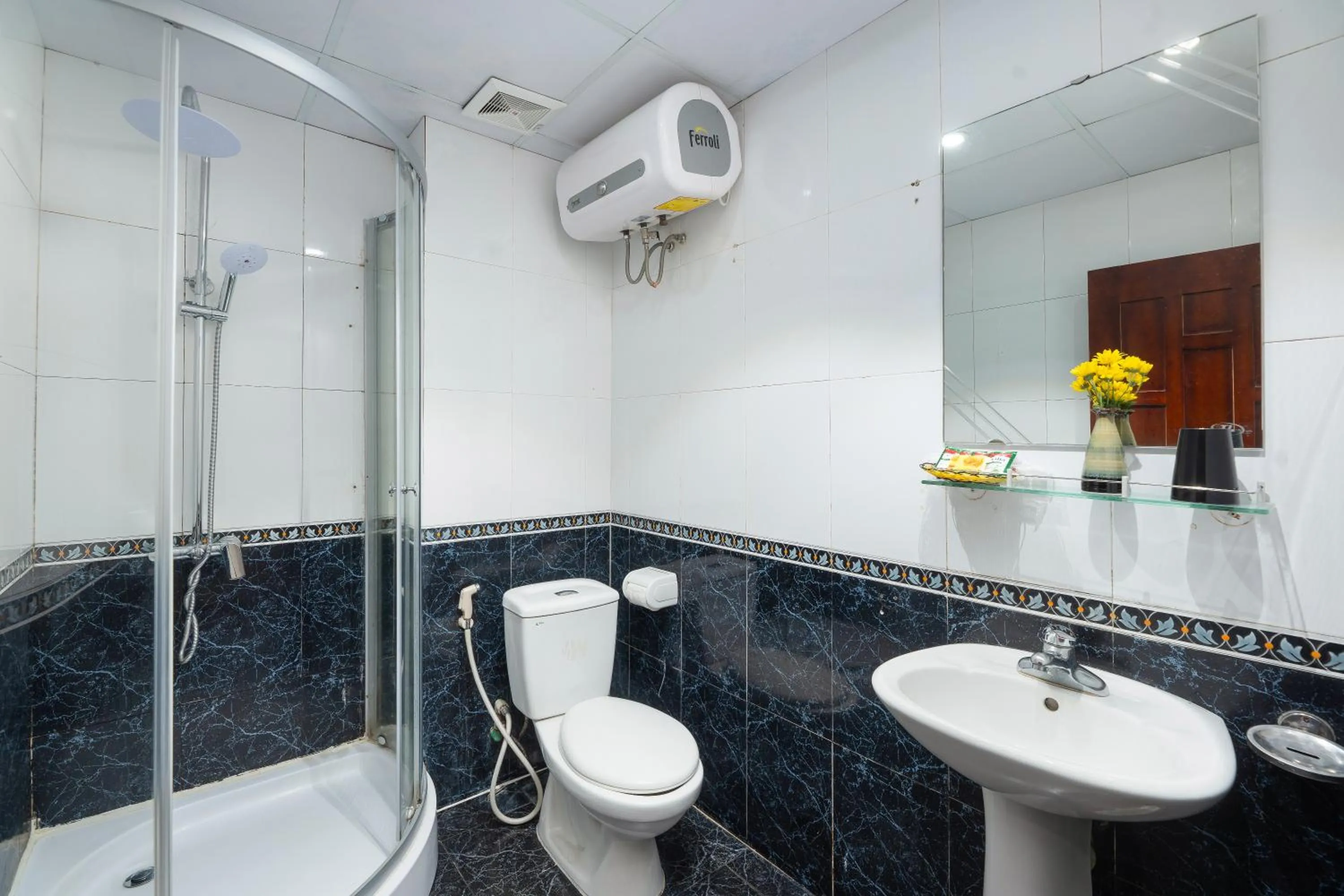 Shower in Golden Time Hostel 3