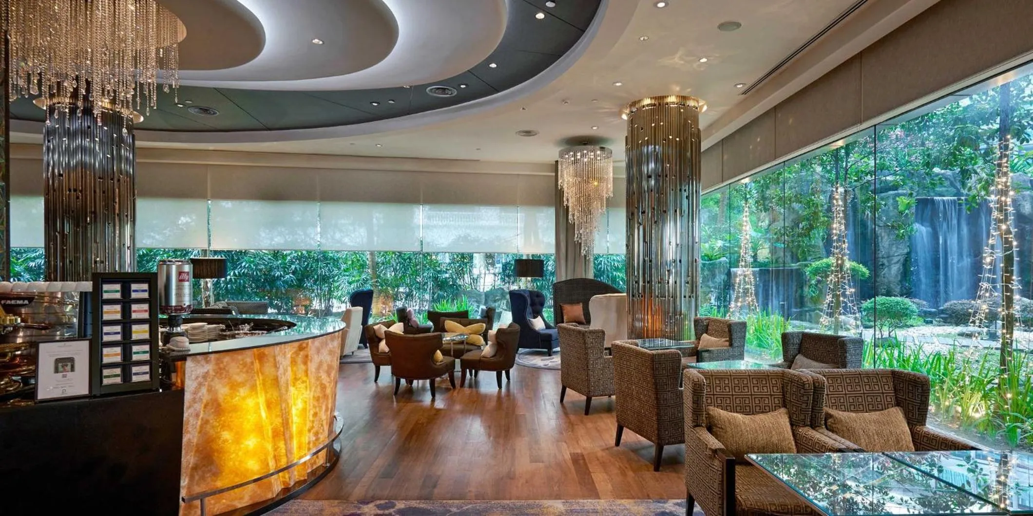 Lounge or bar in InterContinental Kuala Lumpur by IHG