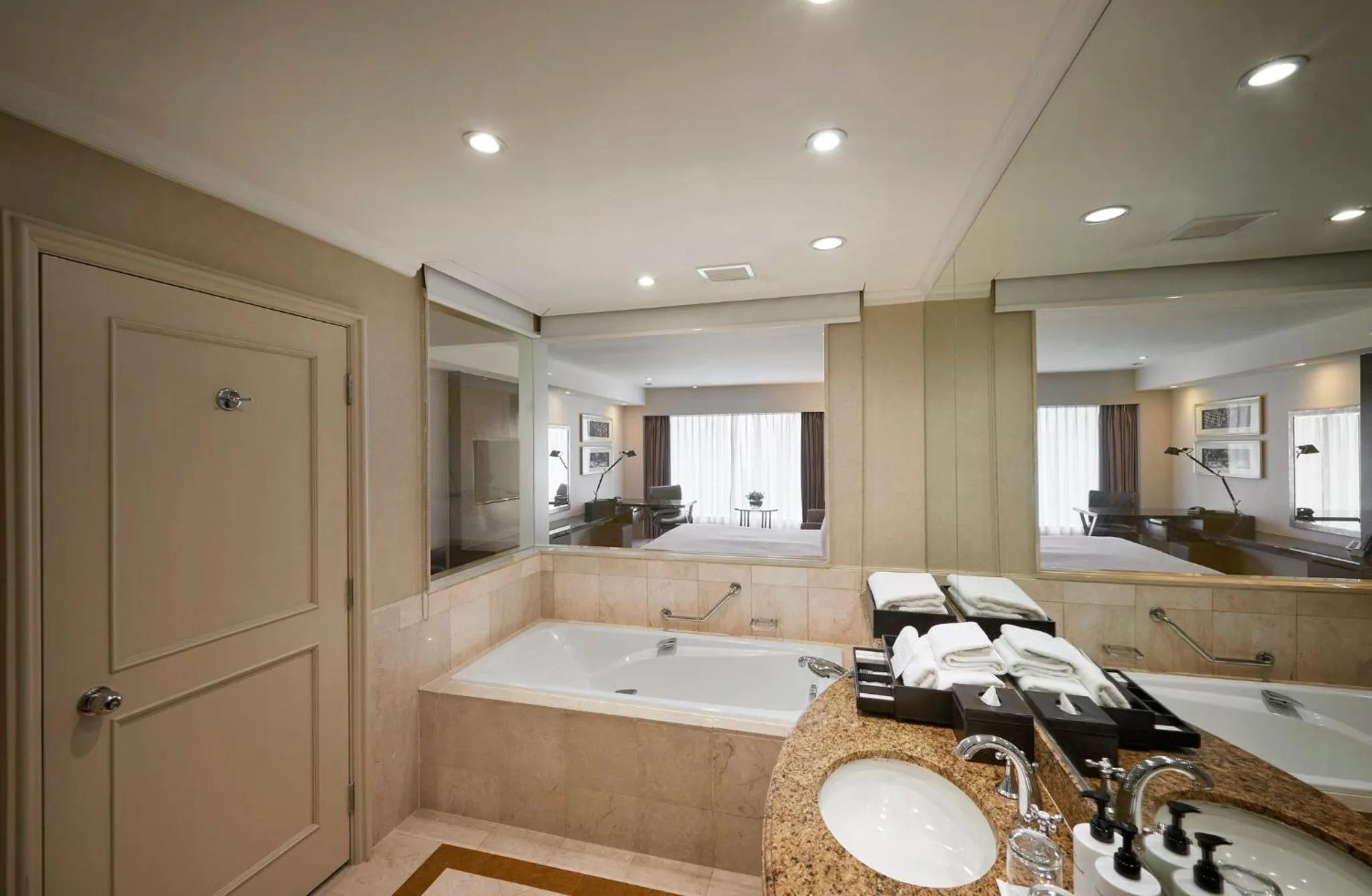 Photo of the whole room in InterContinental Kuala Lumpur by IHG