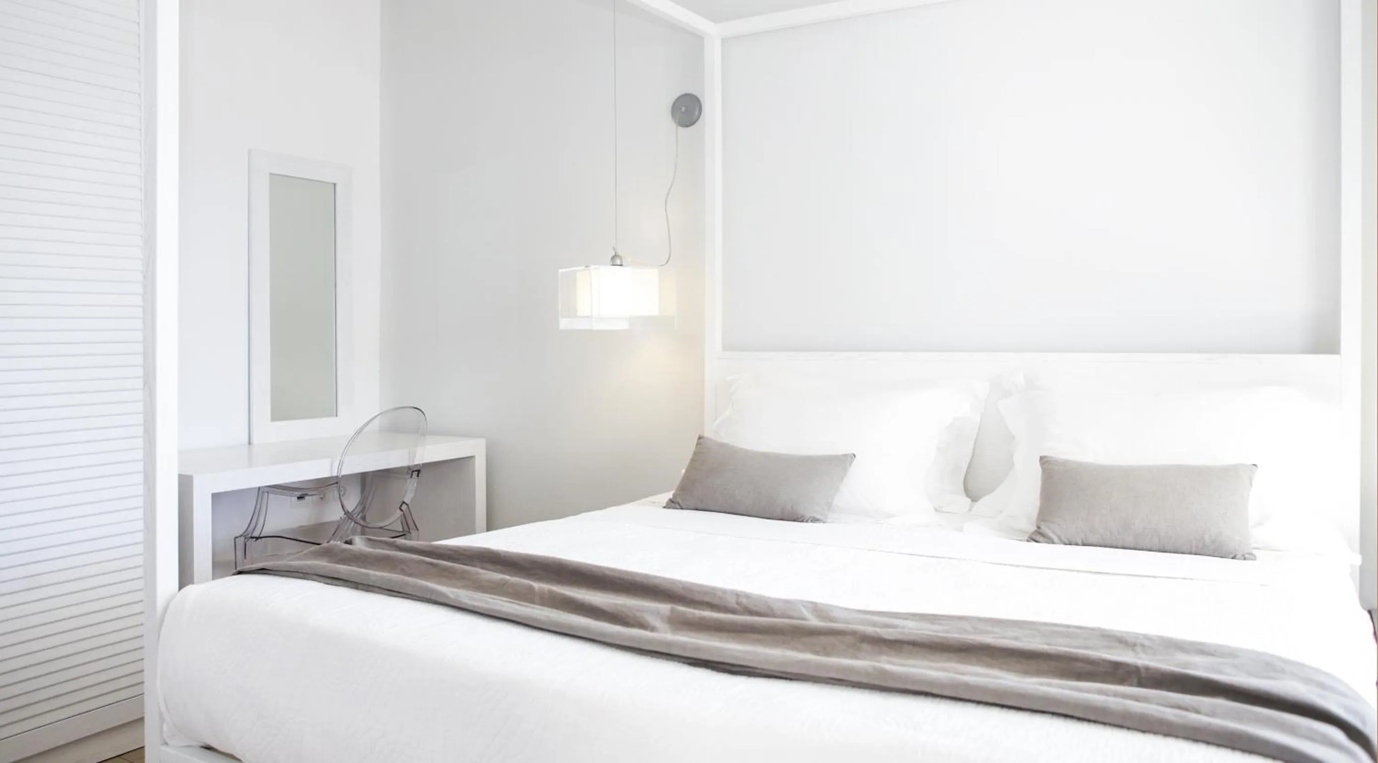 Coffee/tea facilities, Bed in Pylaia Boutique Hotel & Spa