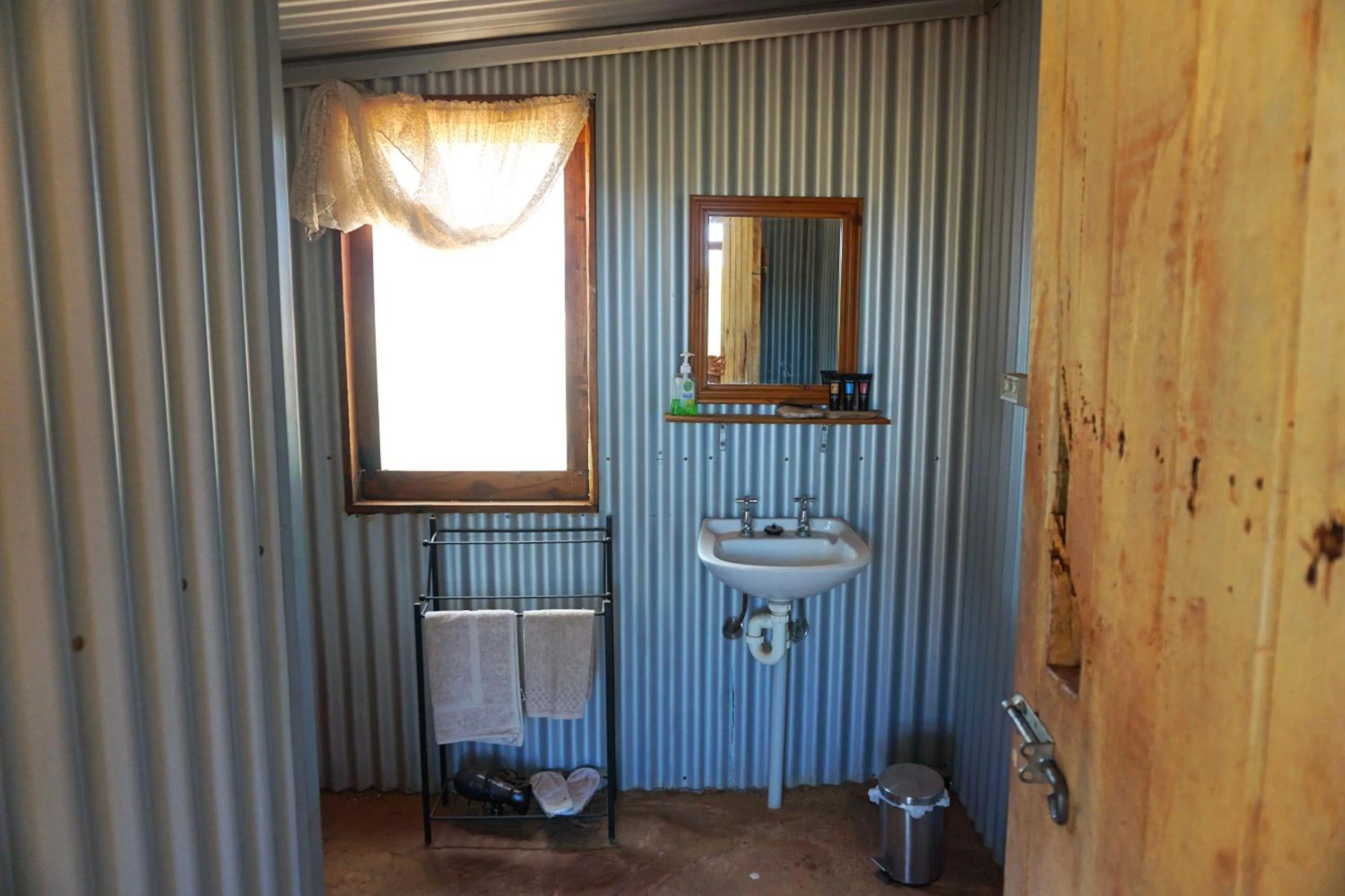 Bathroom in Ooraminna Homestead