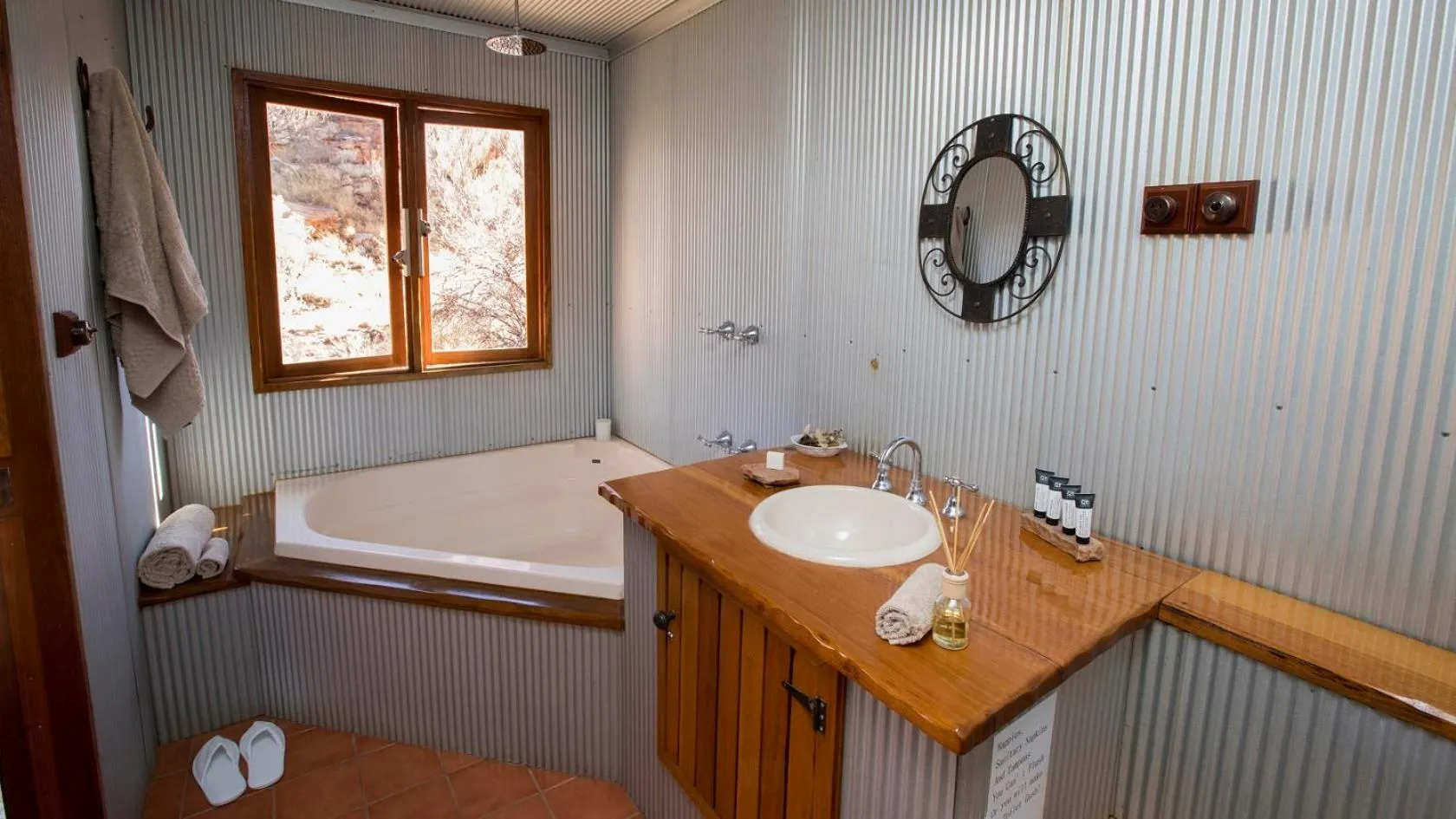 Bathroom in Ooraminna Homestead
