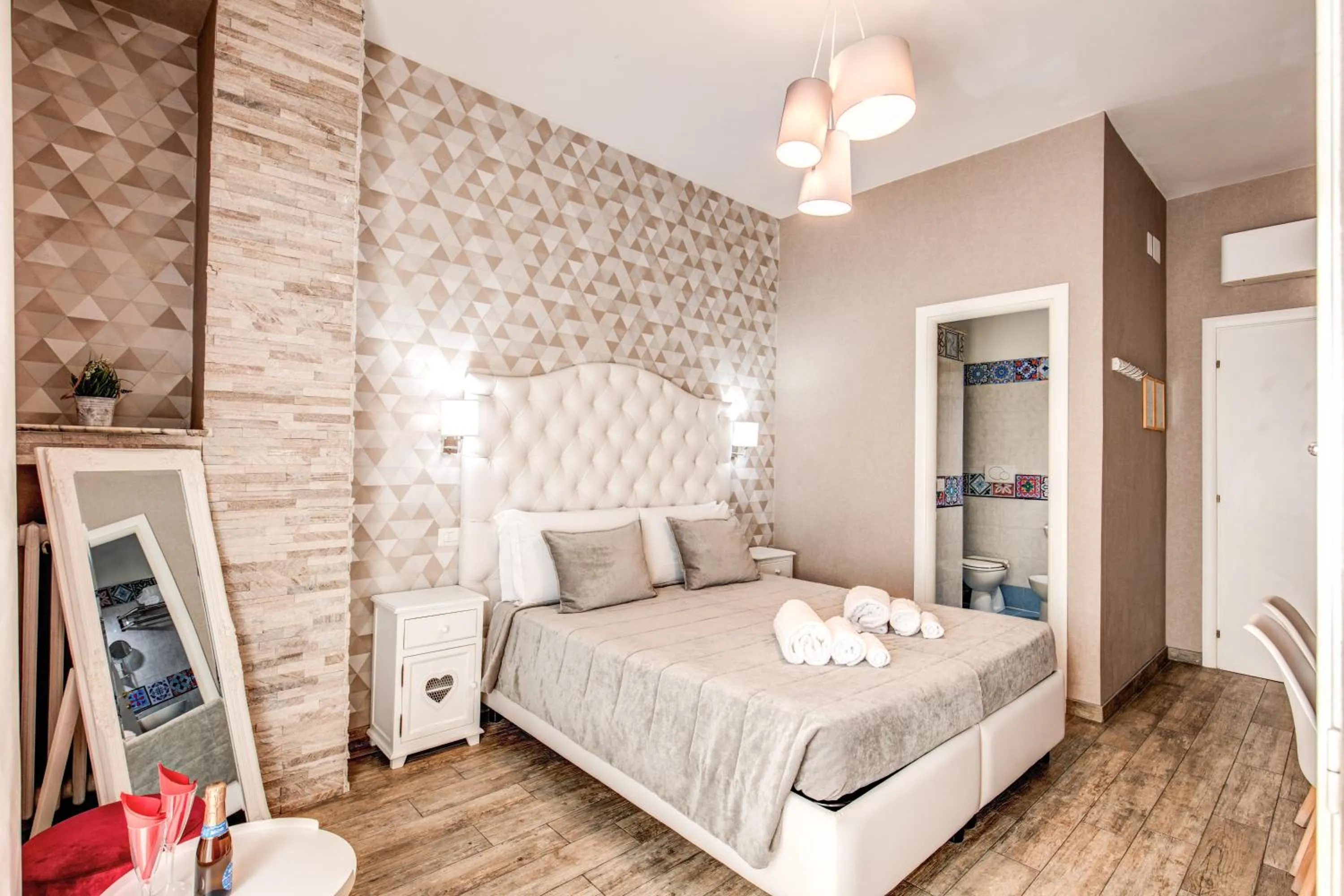 Photo of the whole room, Bed in Santamaria Inn