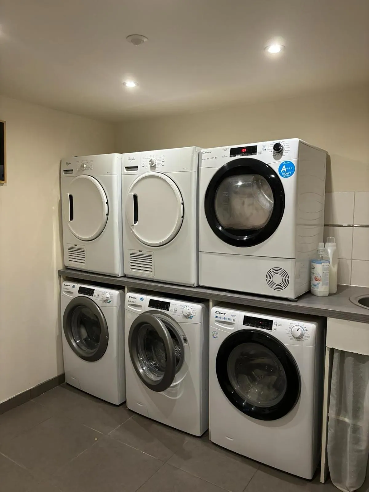 washing machine in Résidence Gambetta