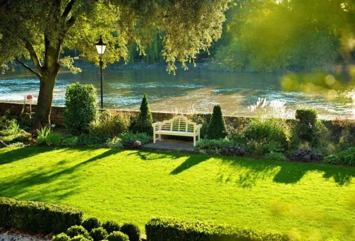 Garden in Bingham Riverhouse