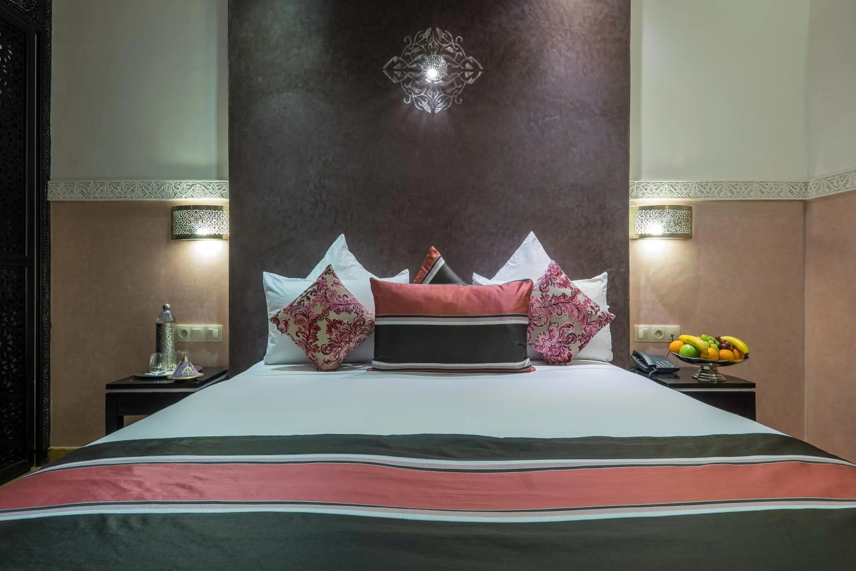 Bed in Riad Nesma Suites & Spa