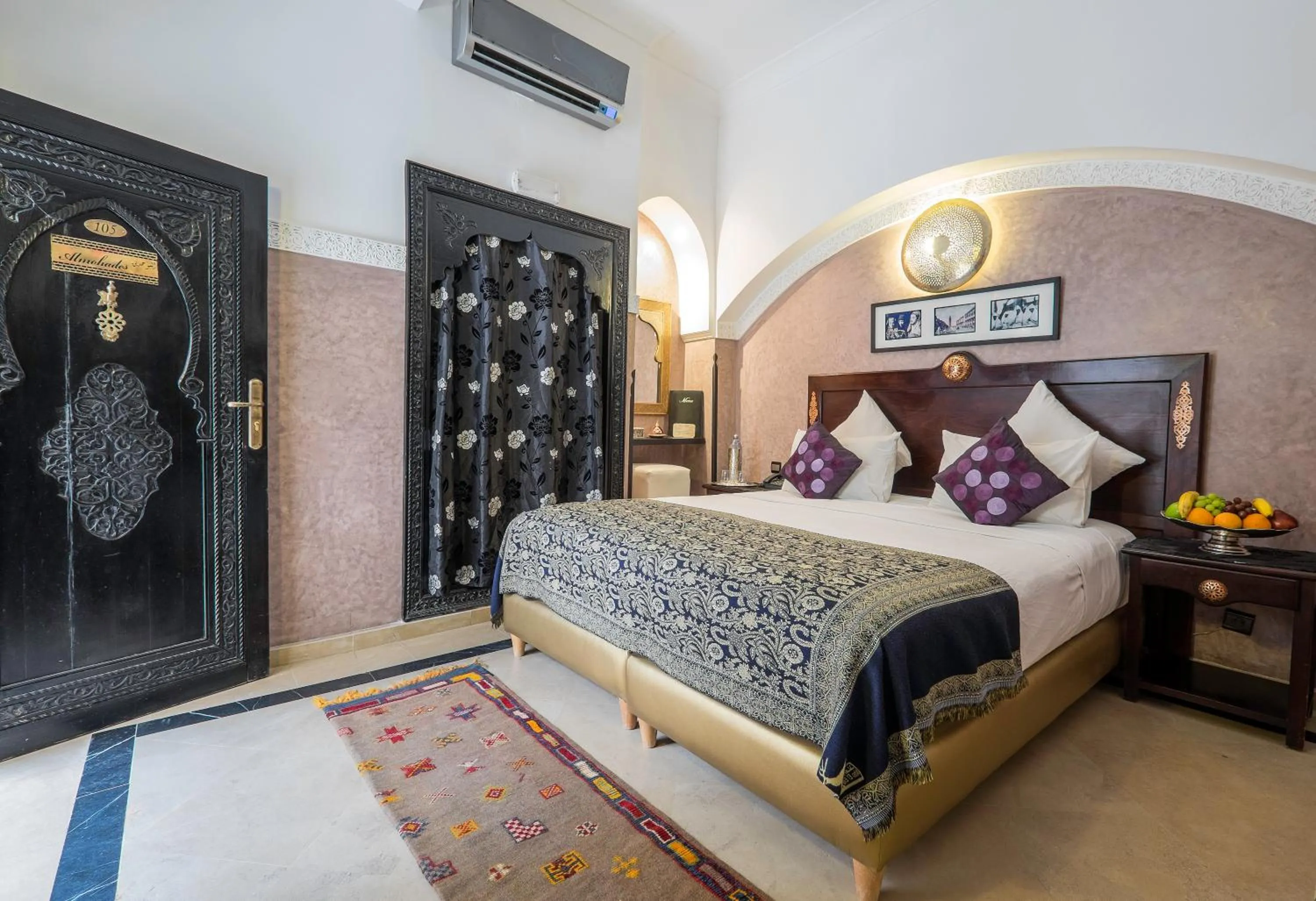 Photo of the whole room, Bed in Riad Nesma Suites & Spa