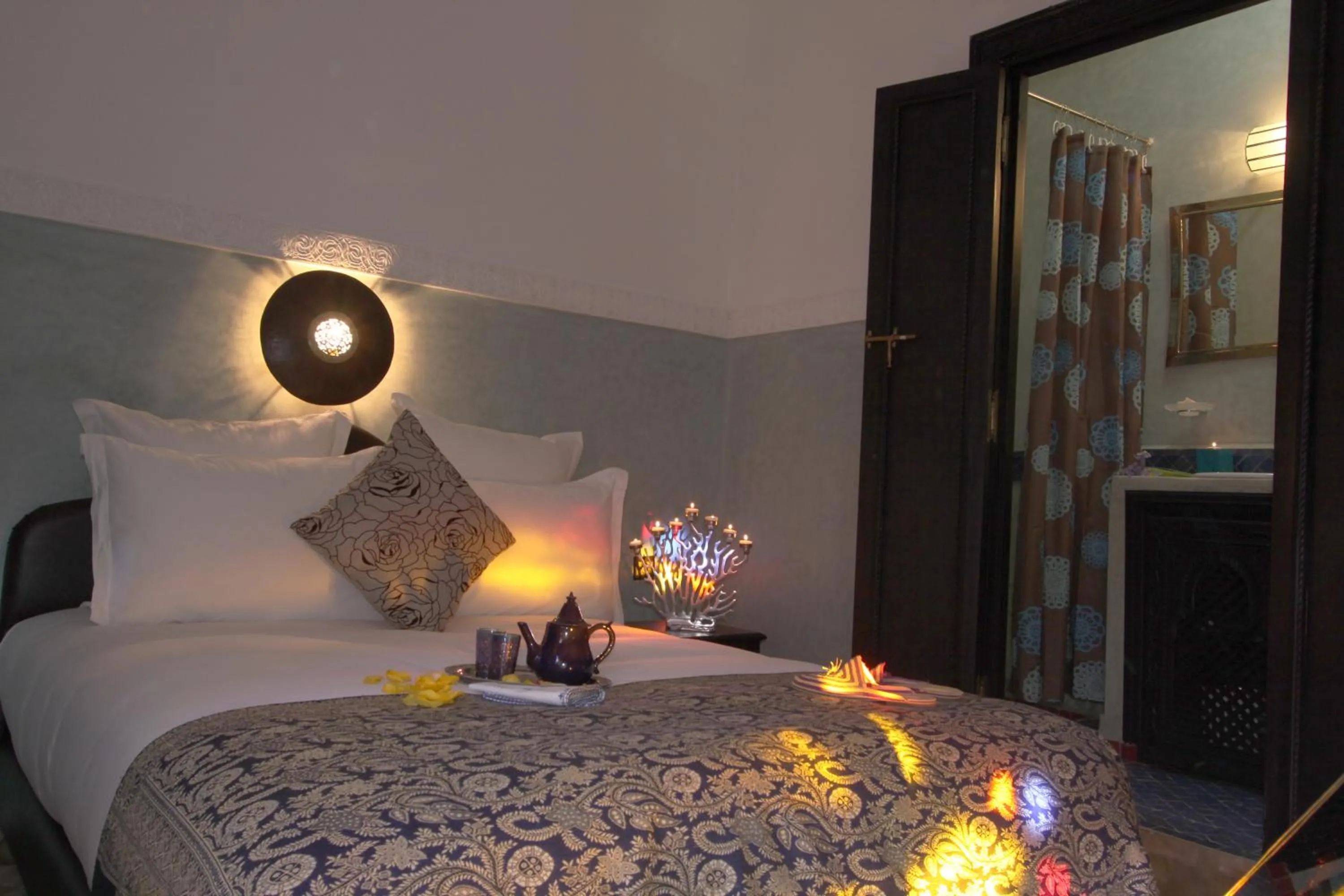 Photo of the whole room, Bed in Riad Nesma Suites & Spa