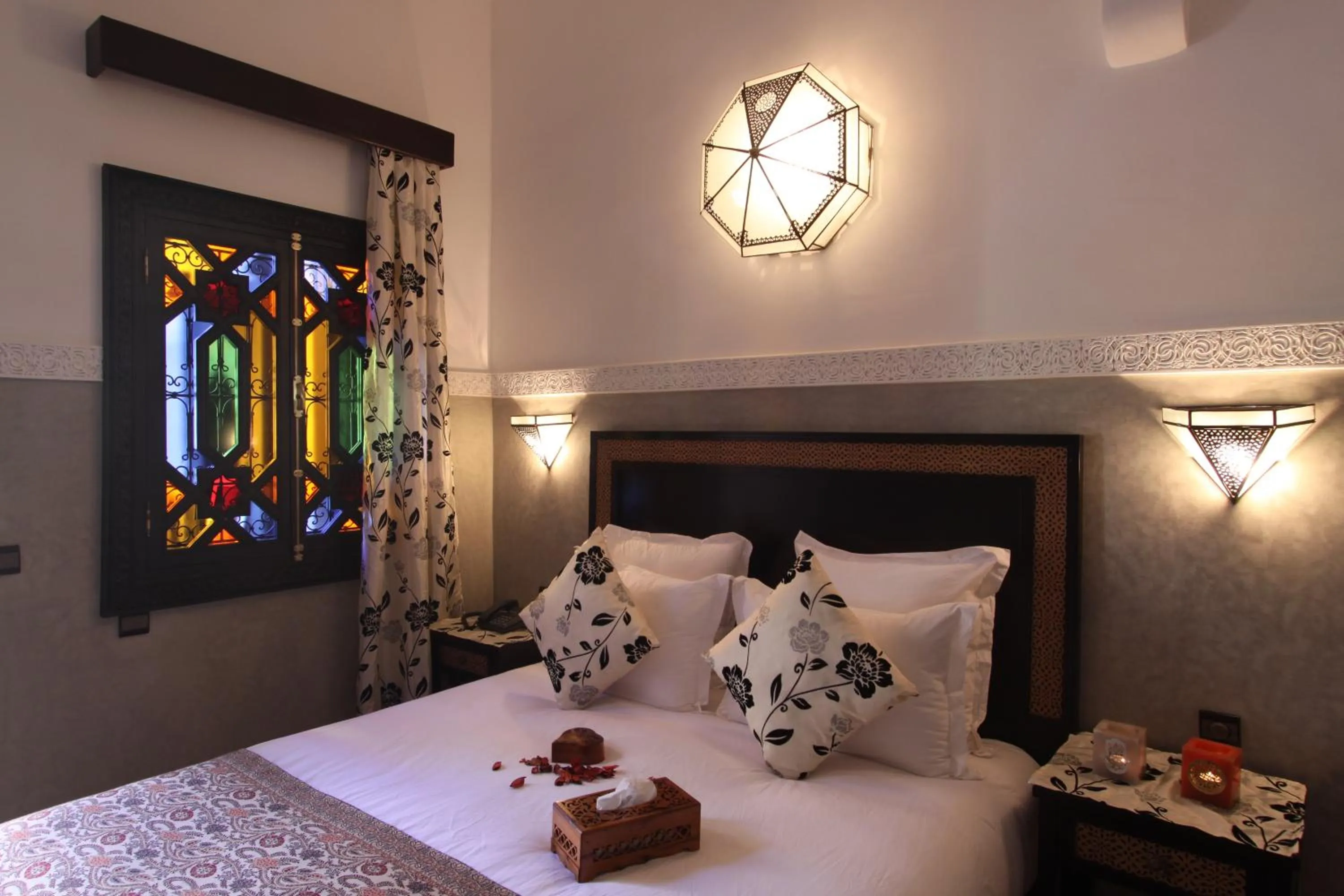Staff, Bed in Riad Nesma Suites & Spa