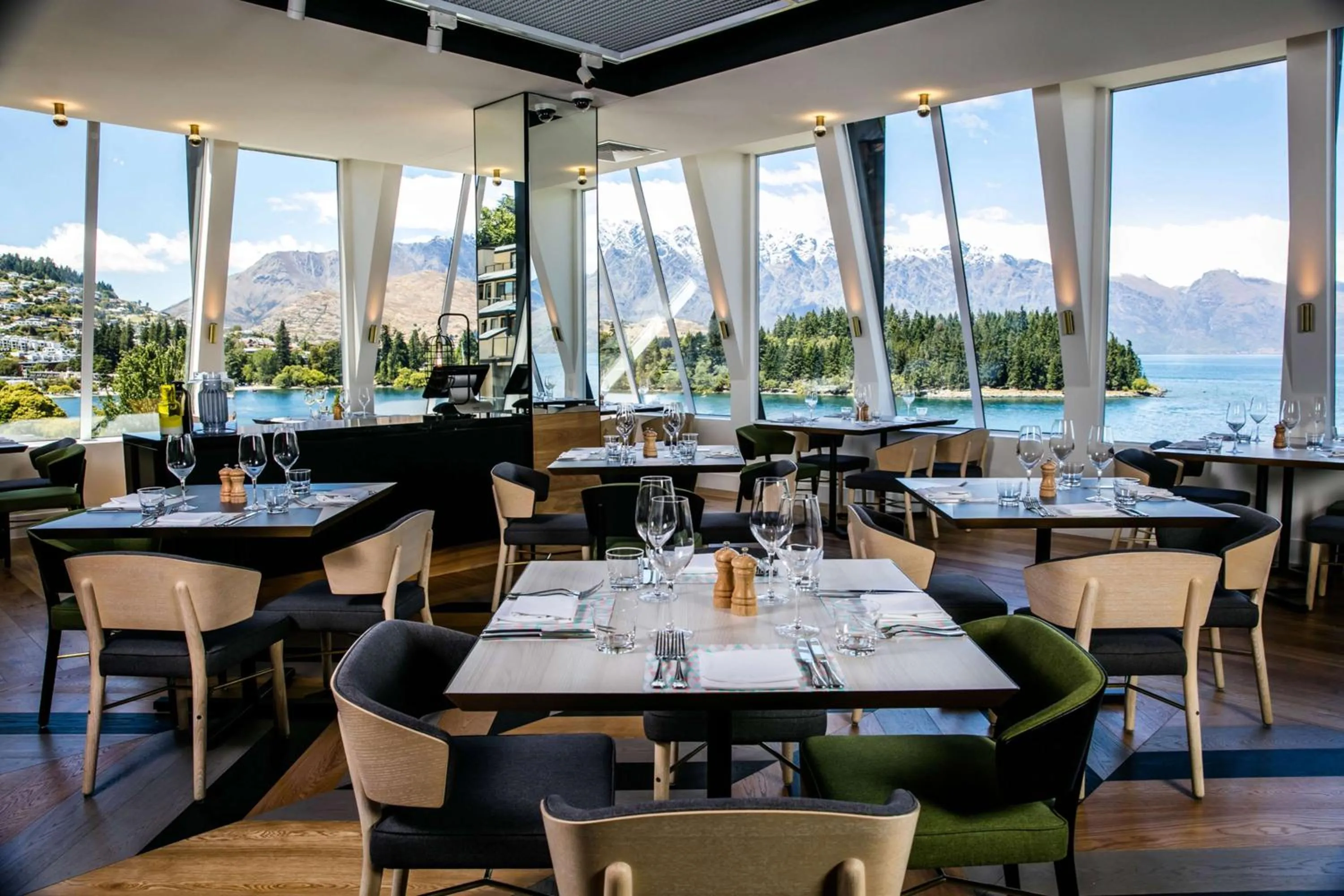 Restaurant/places to eat in QT Queenstown
