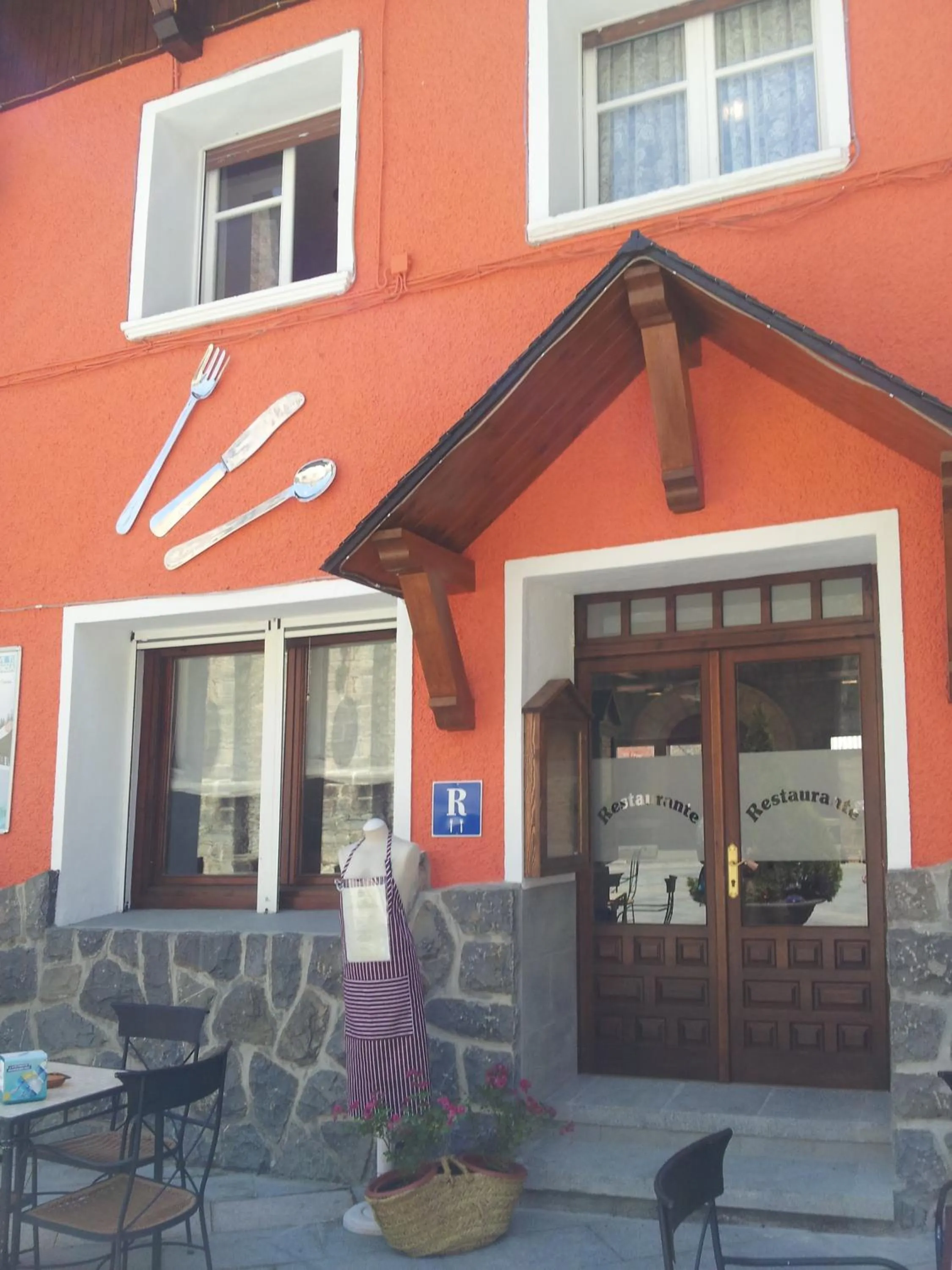 Facade/entrance in Hotel Navarro