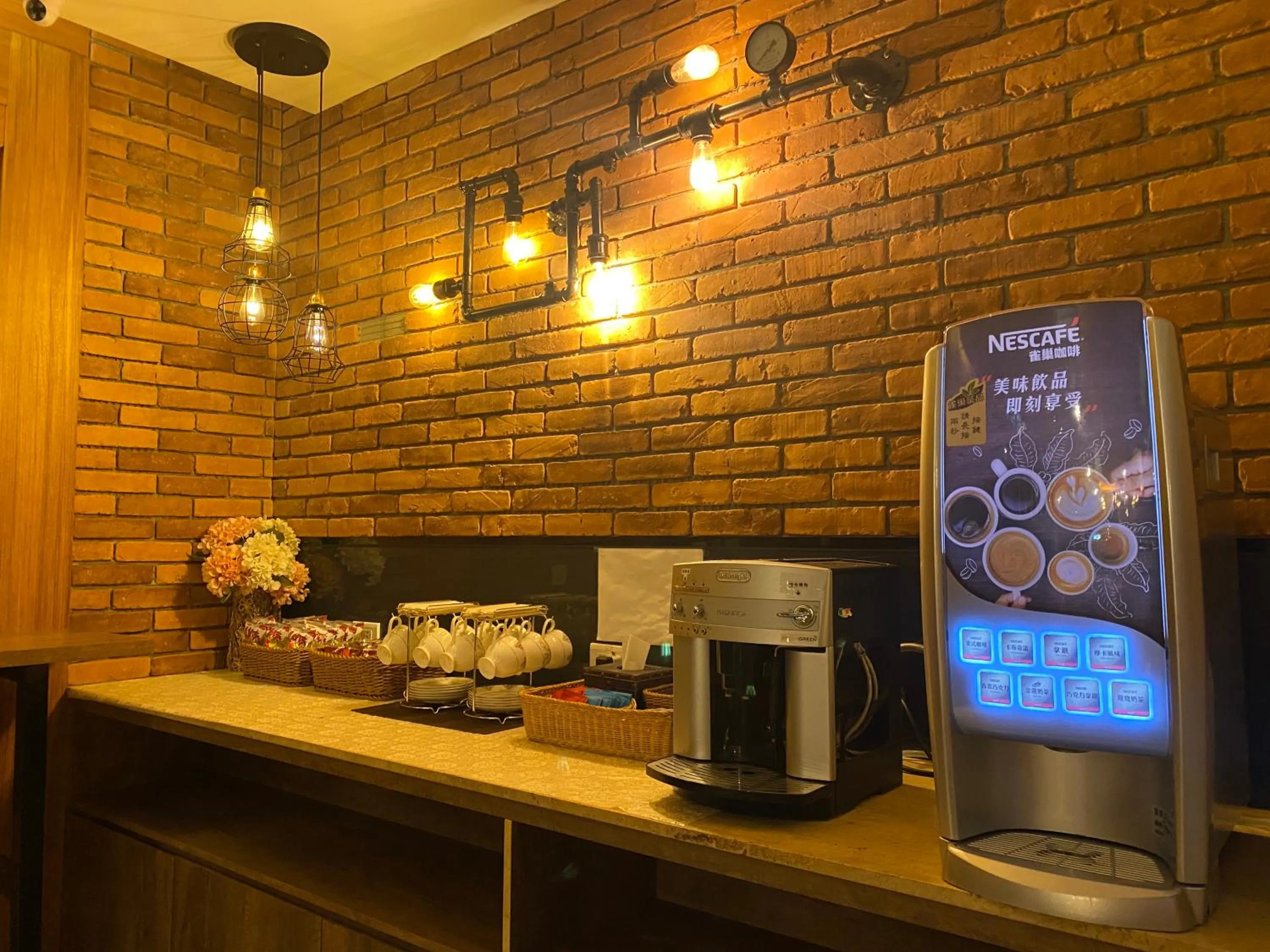 Coffee/tea facilities in 花鄉商旅 左營店 Hua Xiang Hotel-Zuoying